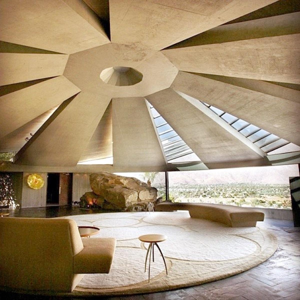 JOHN LAUTNER’s, Elrod House, Setting of the JAMES BOND Movie Diamonds