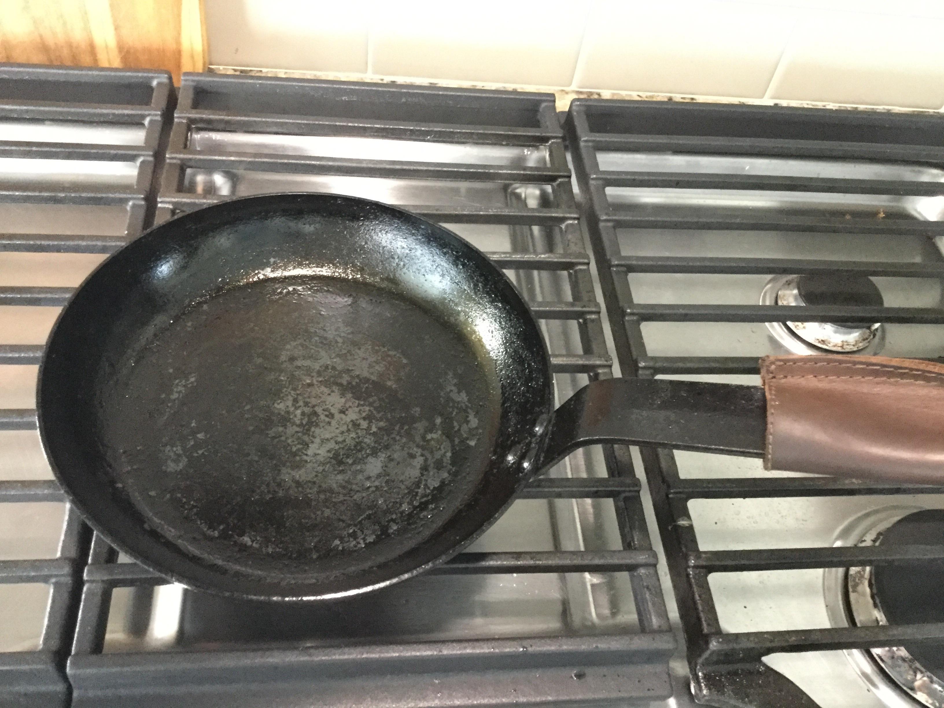 Seasoning keeps flaking off, what went wrong? r/carbonsteel
