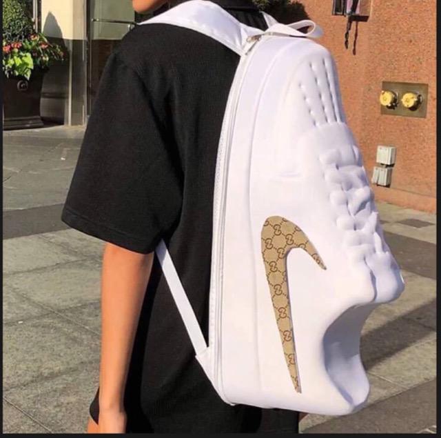 This backpack that looks like a shoe r/HelpMeFind