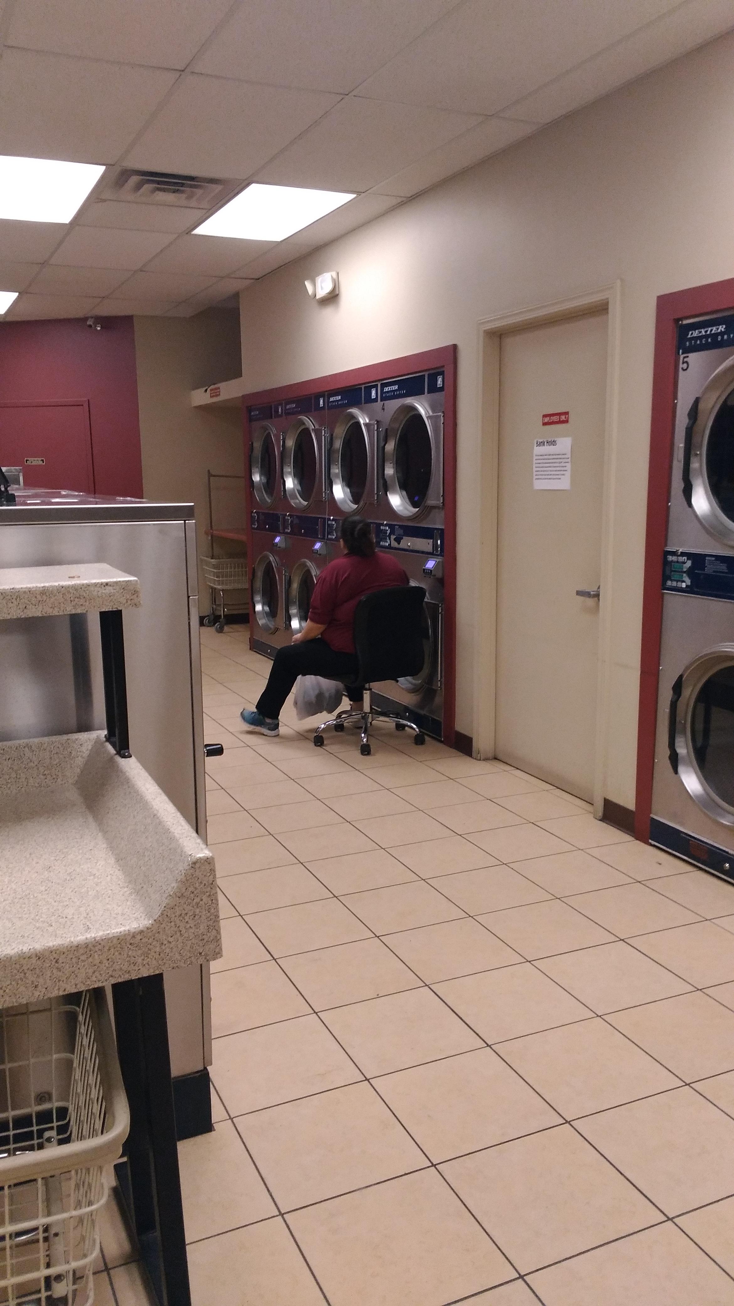 Laundry Attendant r/lazy