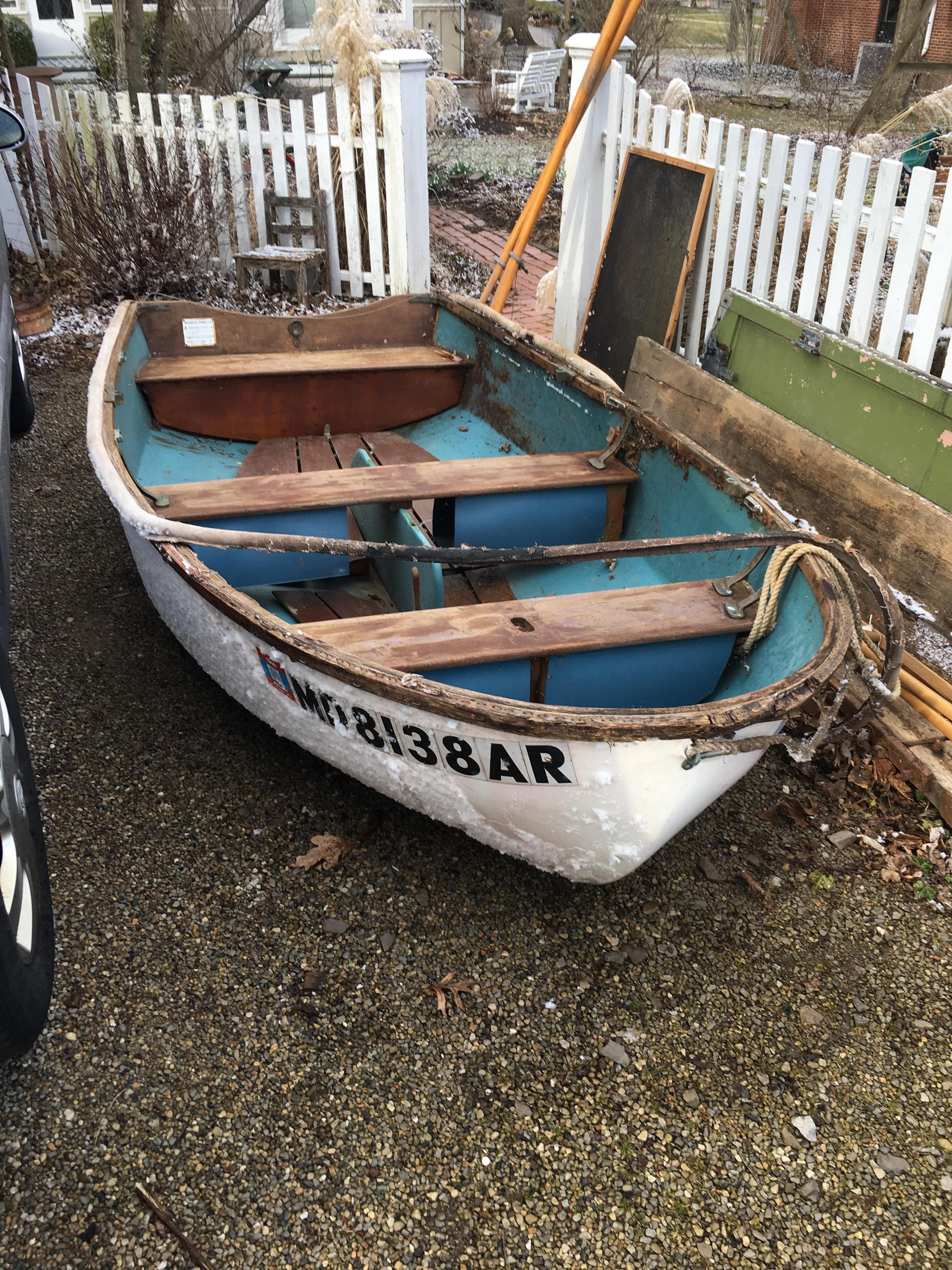 Scored an old Dyer Dhow 9’ sail/oar dinghy for a few bucks. Let the