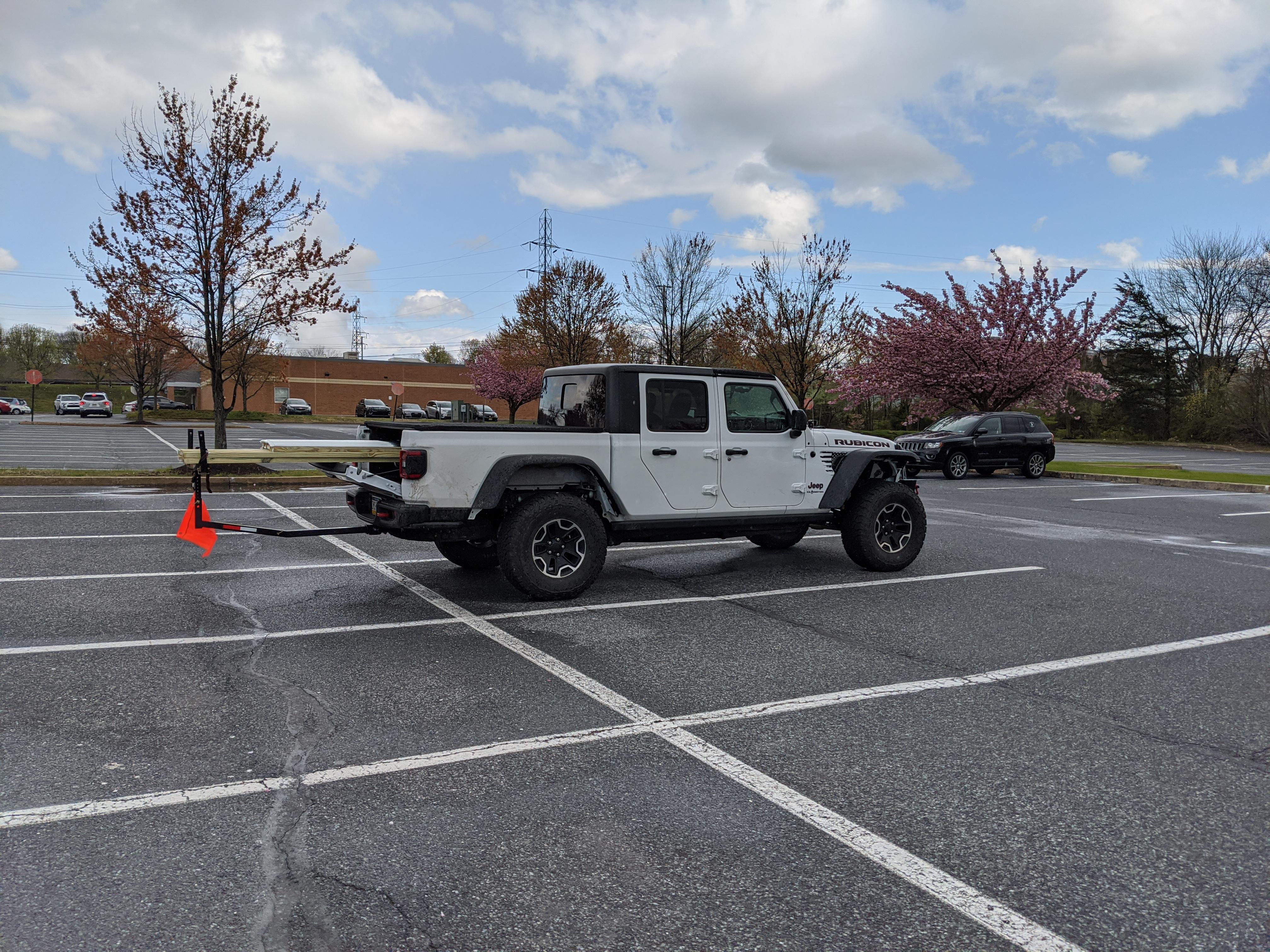 Bed extender for the win r/JeepGladiator