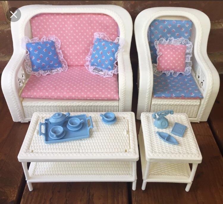 This Barbie wicker living room set from 80’s r/nostalgia
