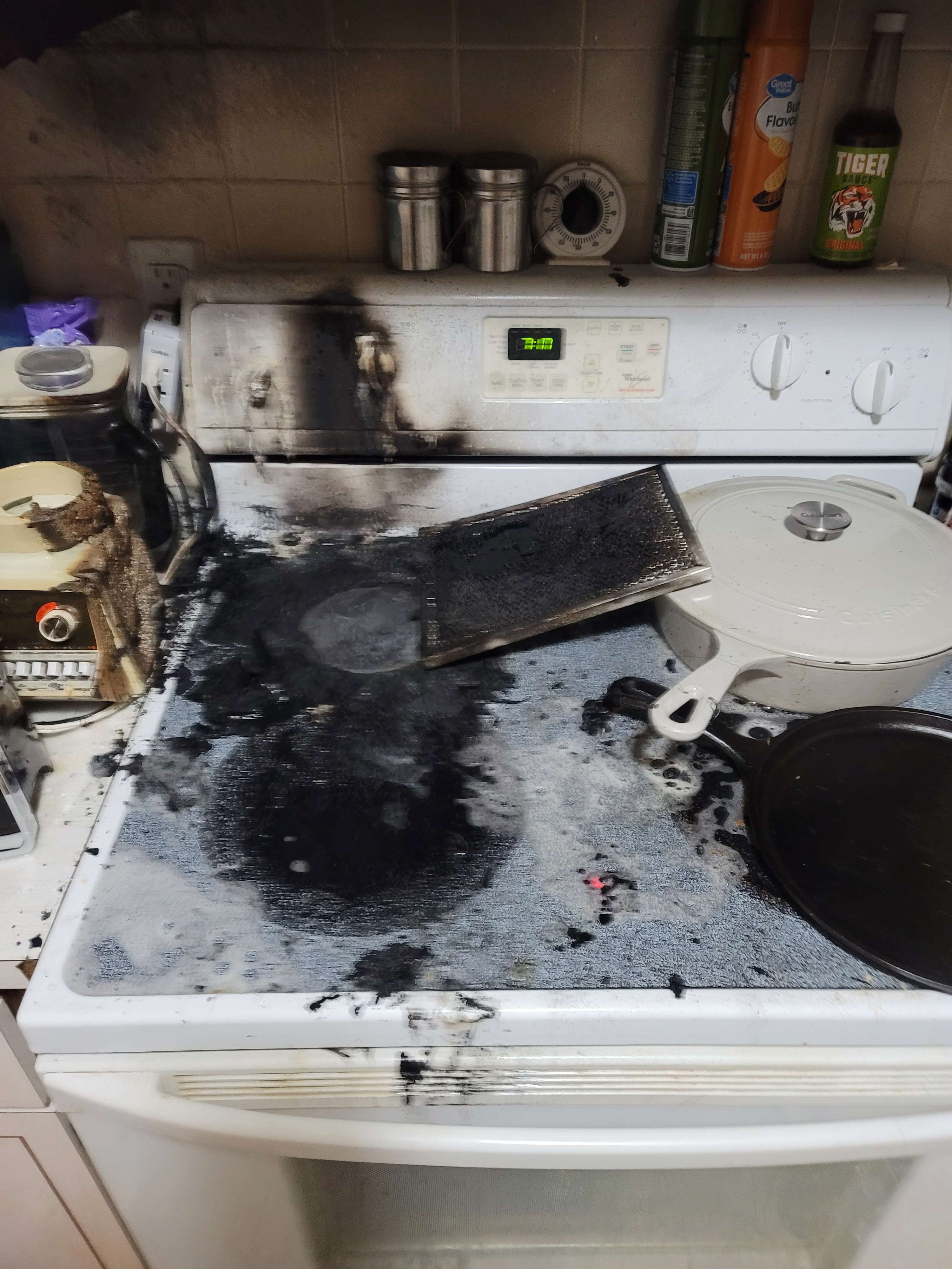 So, I set my kitchen on fire last night... r/Wellthatsucks