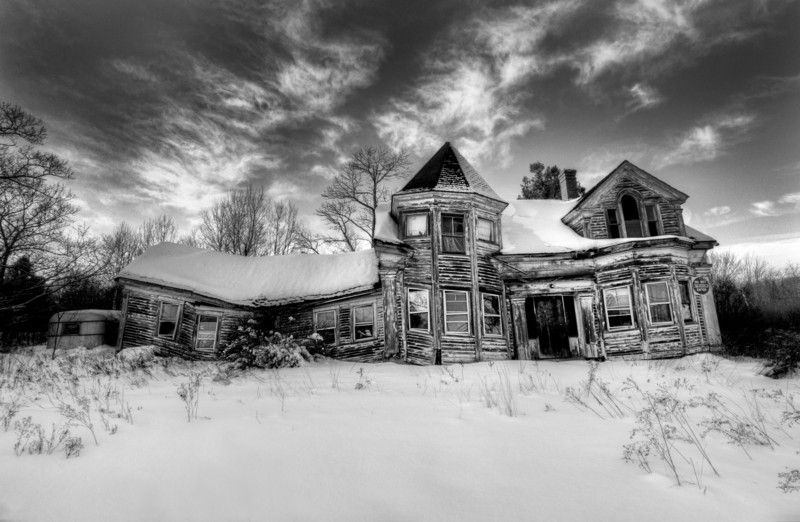 Crooked house. Searsport Maine. Tried to post earlier but used wrong