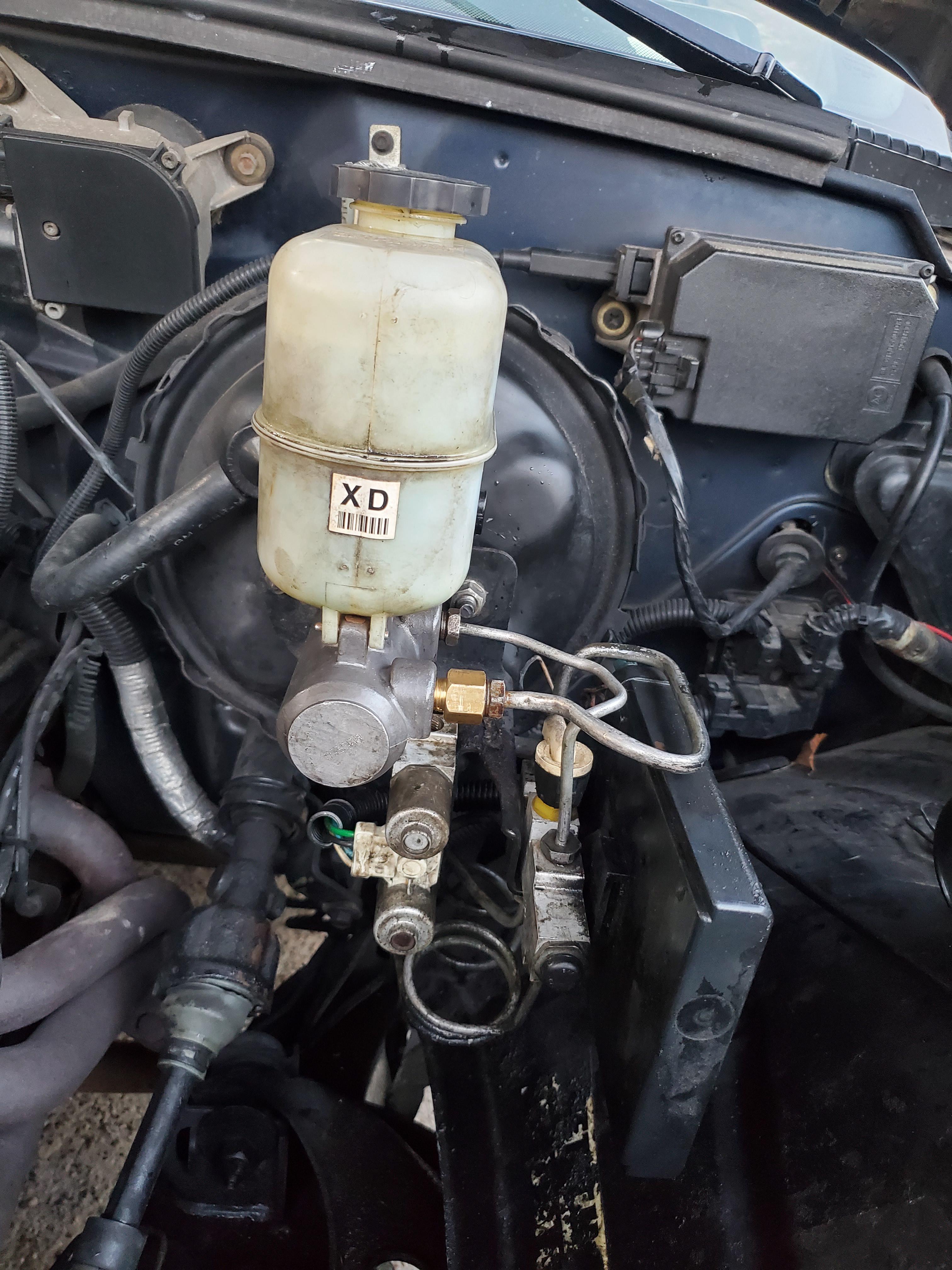 Finally did the nbs master cylinder swap but my abs valve was screwed