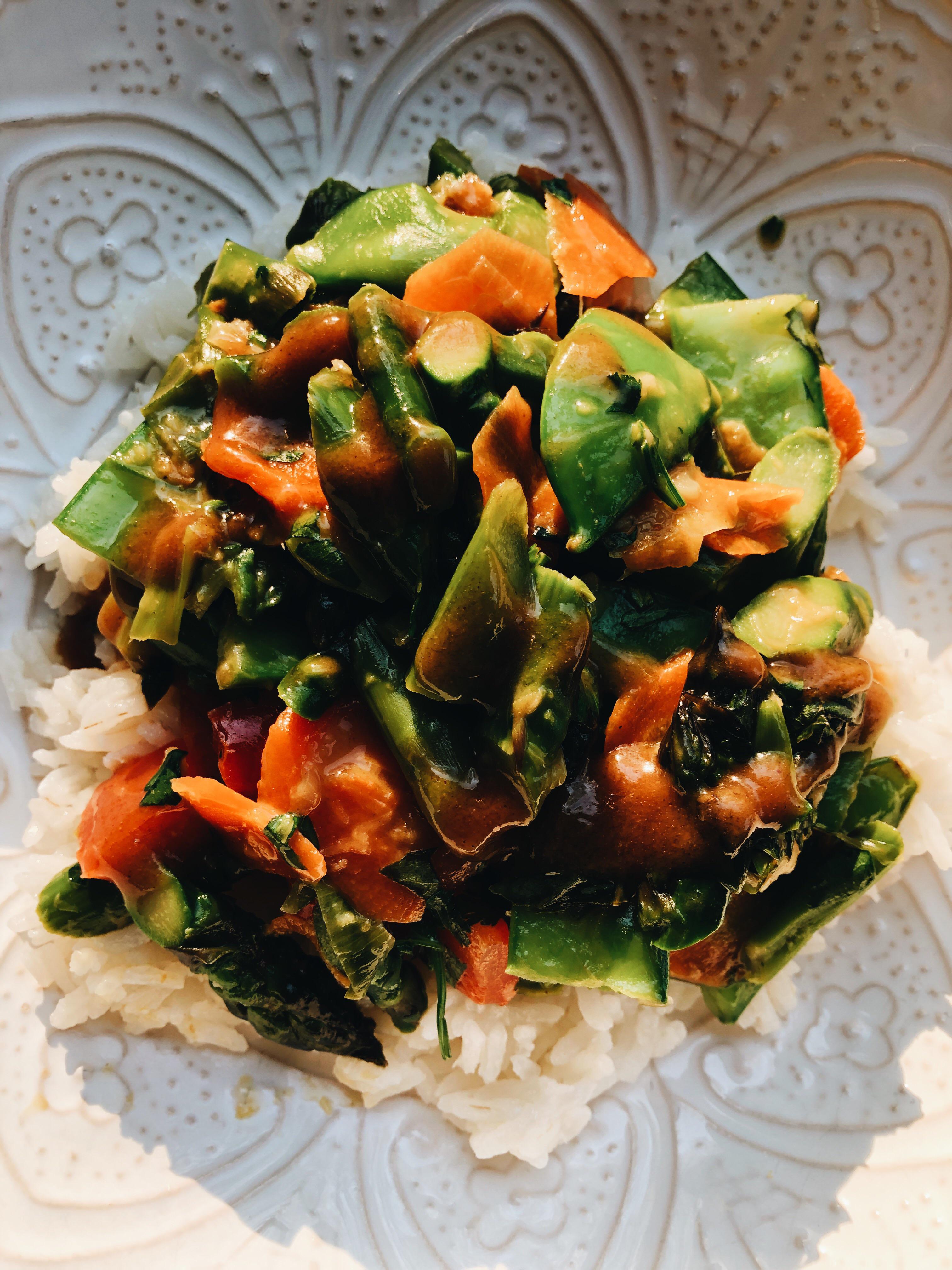 veggie filled stir fry with peanut sauce r/vegetarian