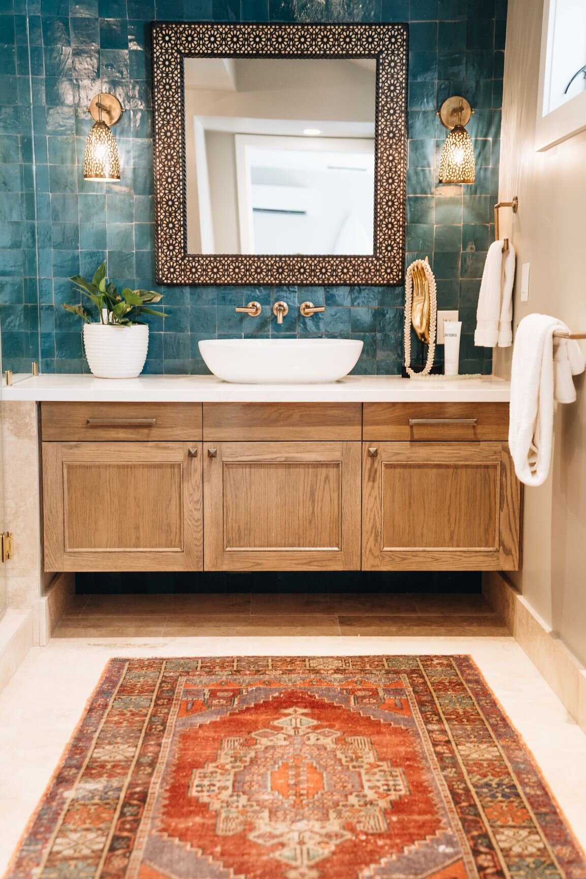 Moroccan Inspired Bathroom in Honolulu by Studio Dubarry [1154 x 1731
