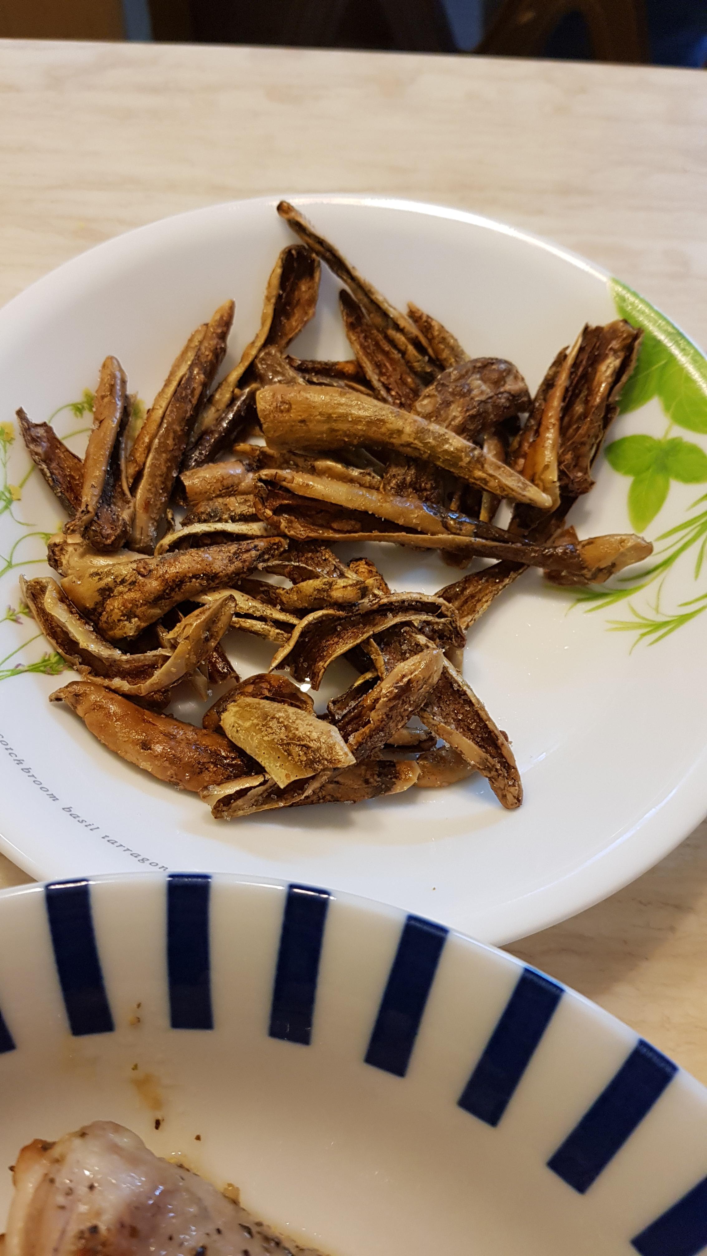 These are delicious. Not too spicy, but Korean deep fried peppers in