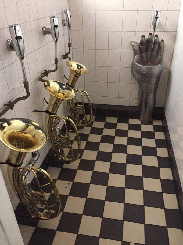we found a new toilet at the orchestra r/WeirdToilets