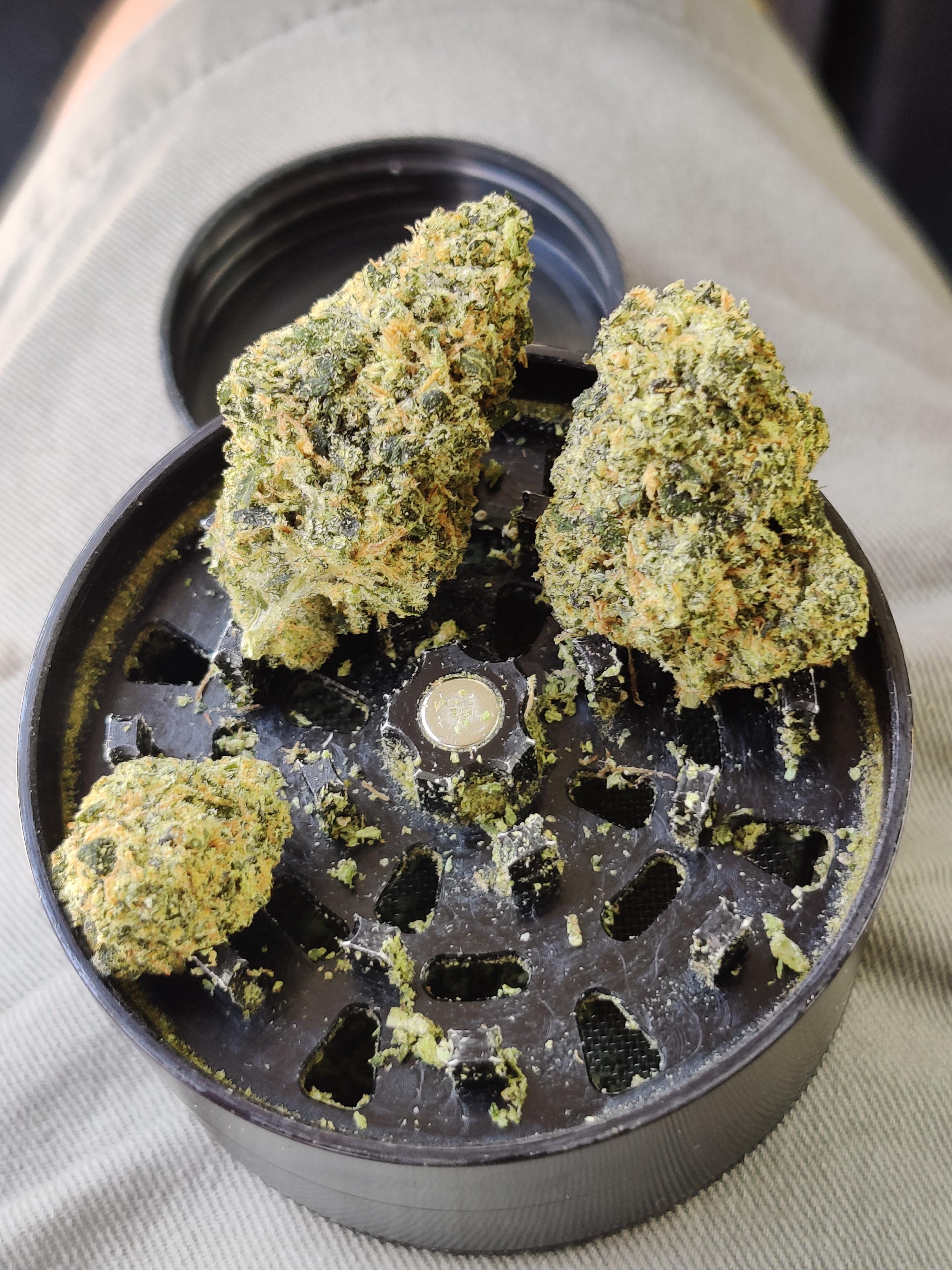 Pineapple Fanta Nature's Chemistry r/vegastrees