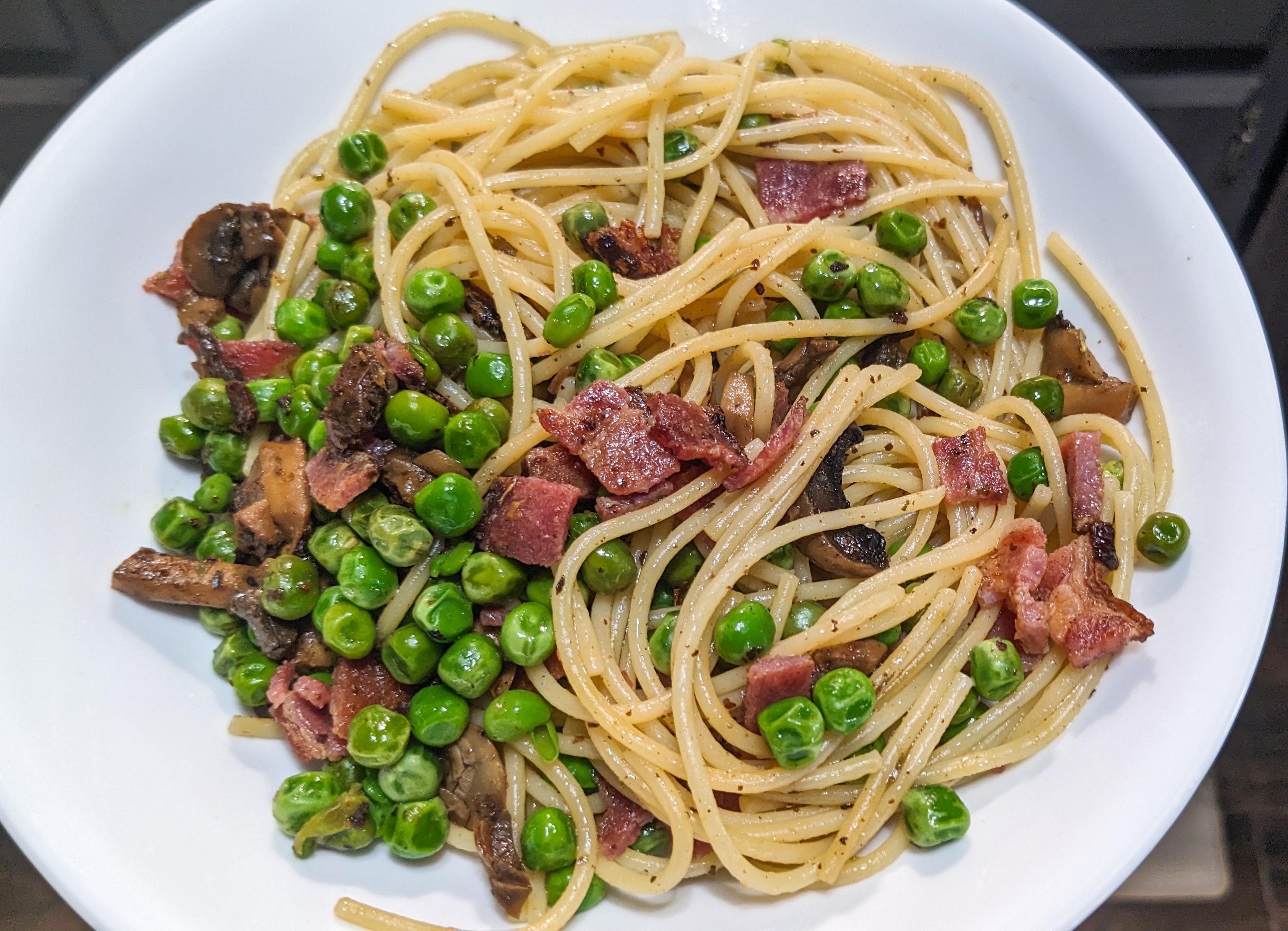 [homemade] bacon, pea, & mushroom pasta r/food