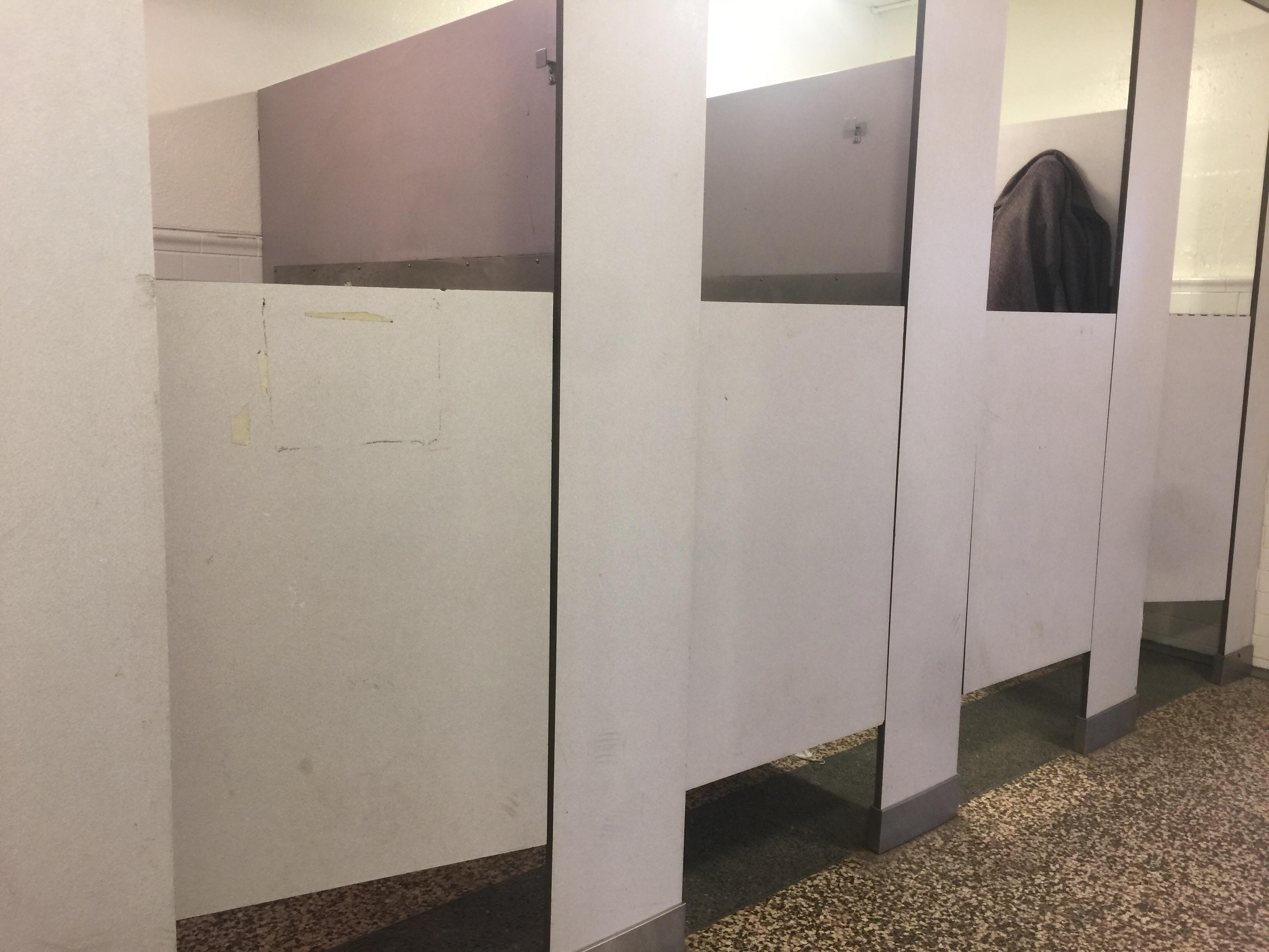 Found in a bathroom in downtown Vancouver... these are toilet stalls. r/CrappyDesign