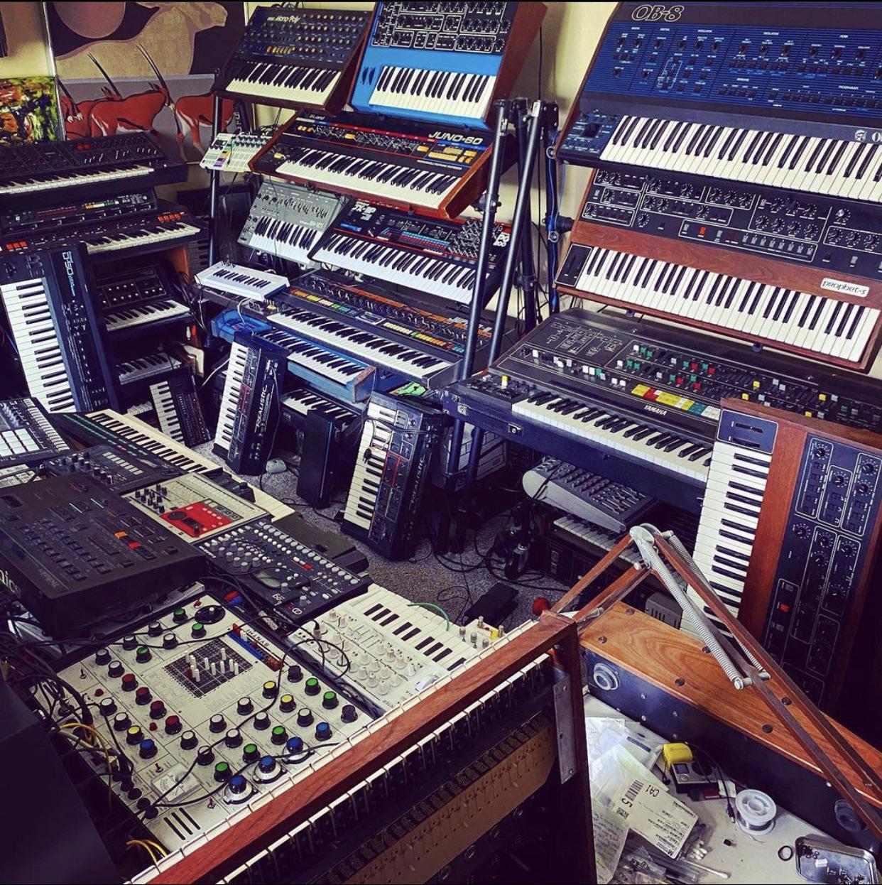 Synthesizers r/MusicBattlestations