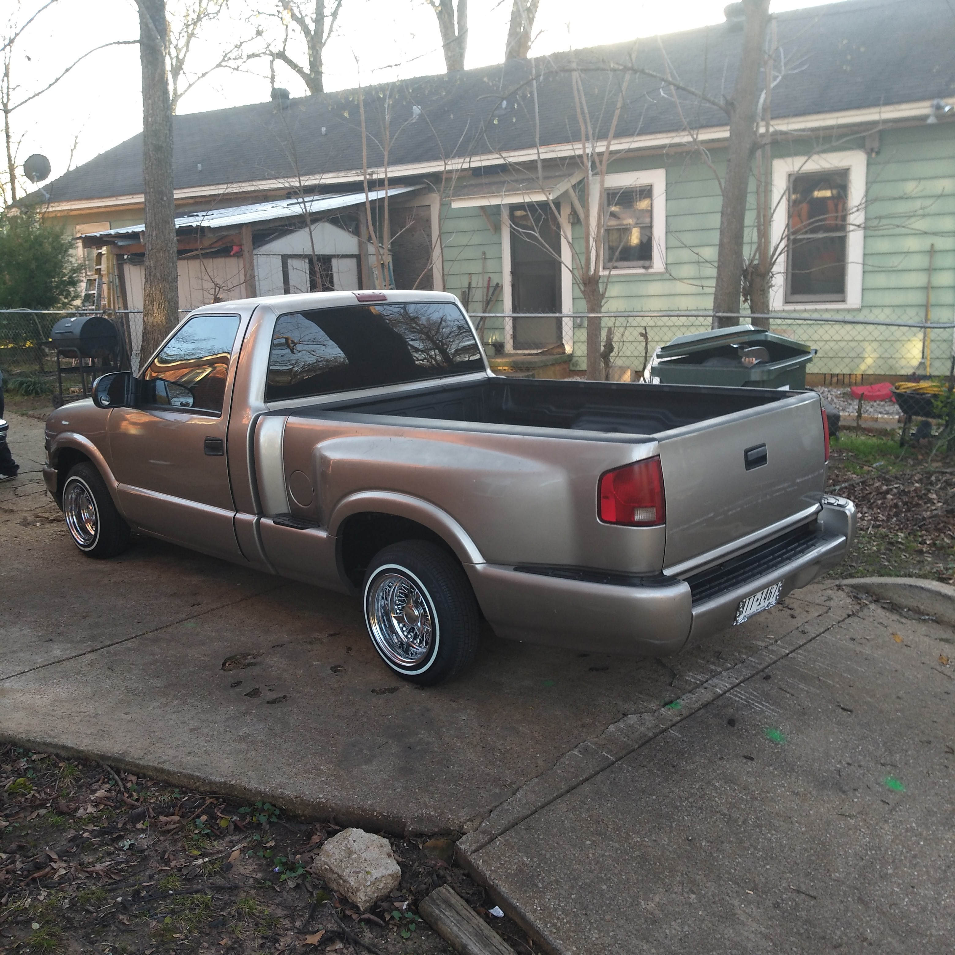 2000 Chevy s10 project truck I got going on 😎 r/lowriders