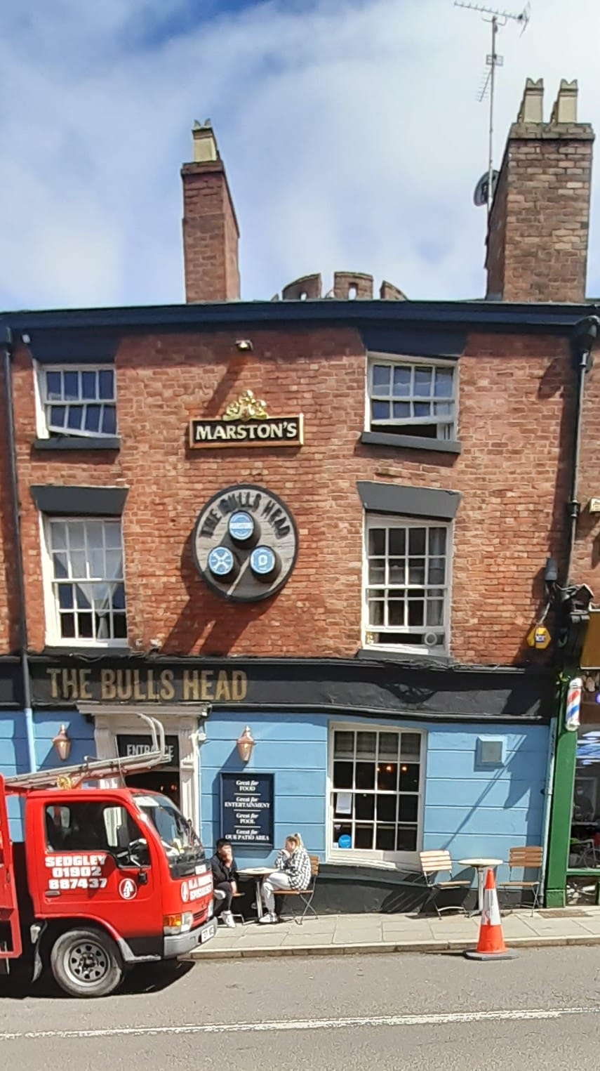 The Bulls Head Pub, Shrewsbury, UK. r/interestingasfuck