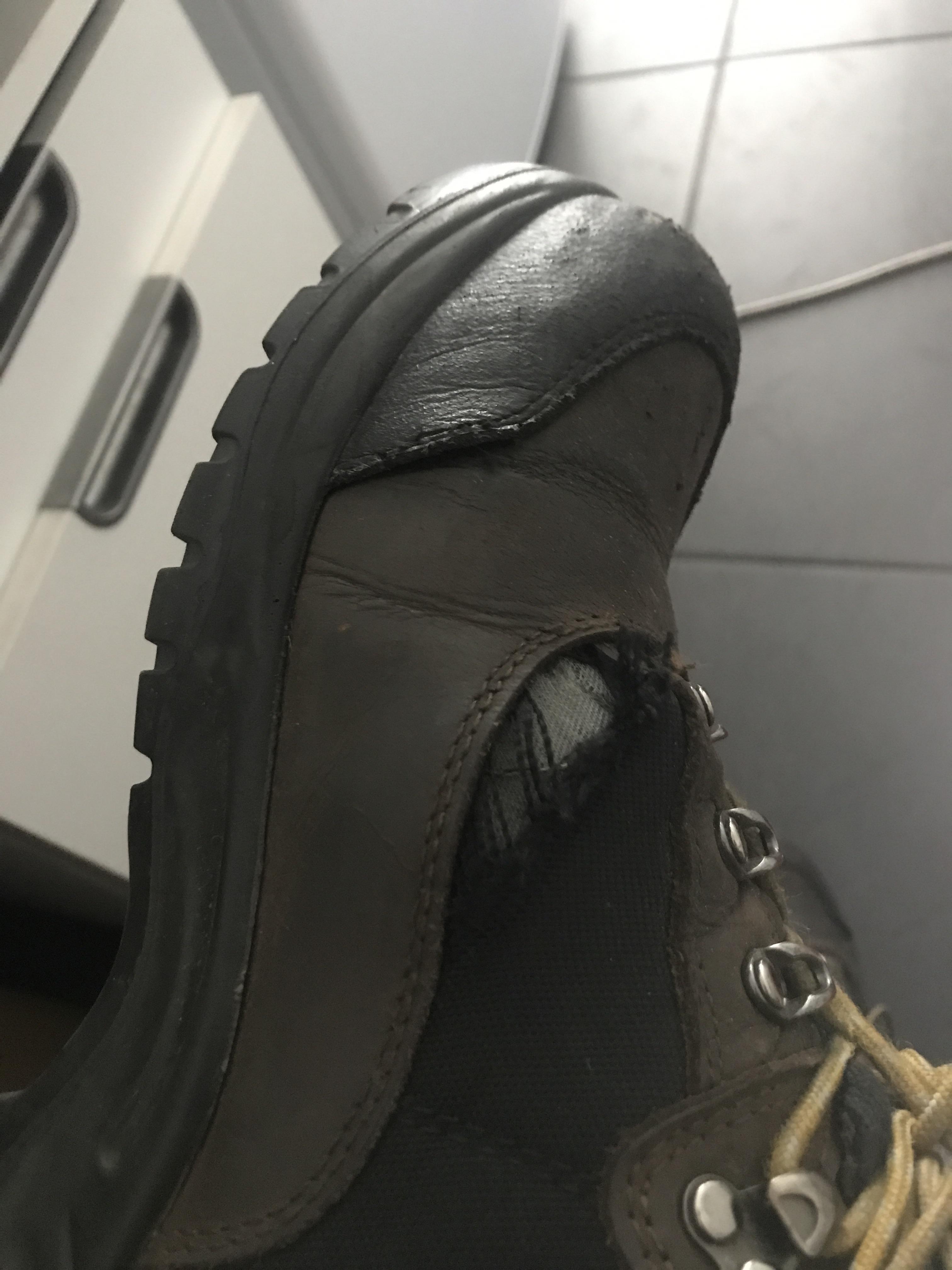 My workboots broke. Is it fixable? r/fixit