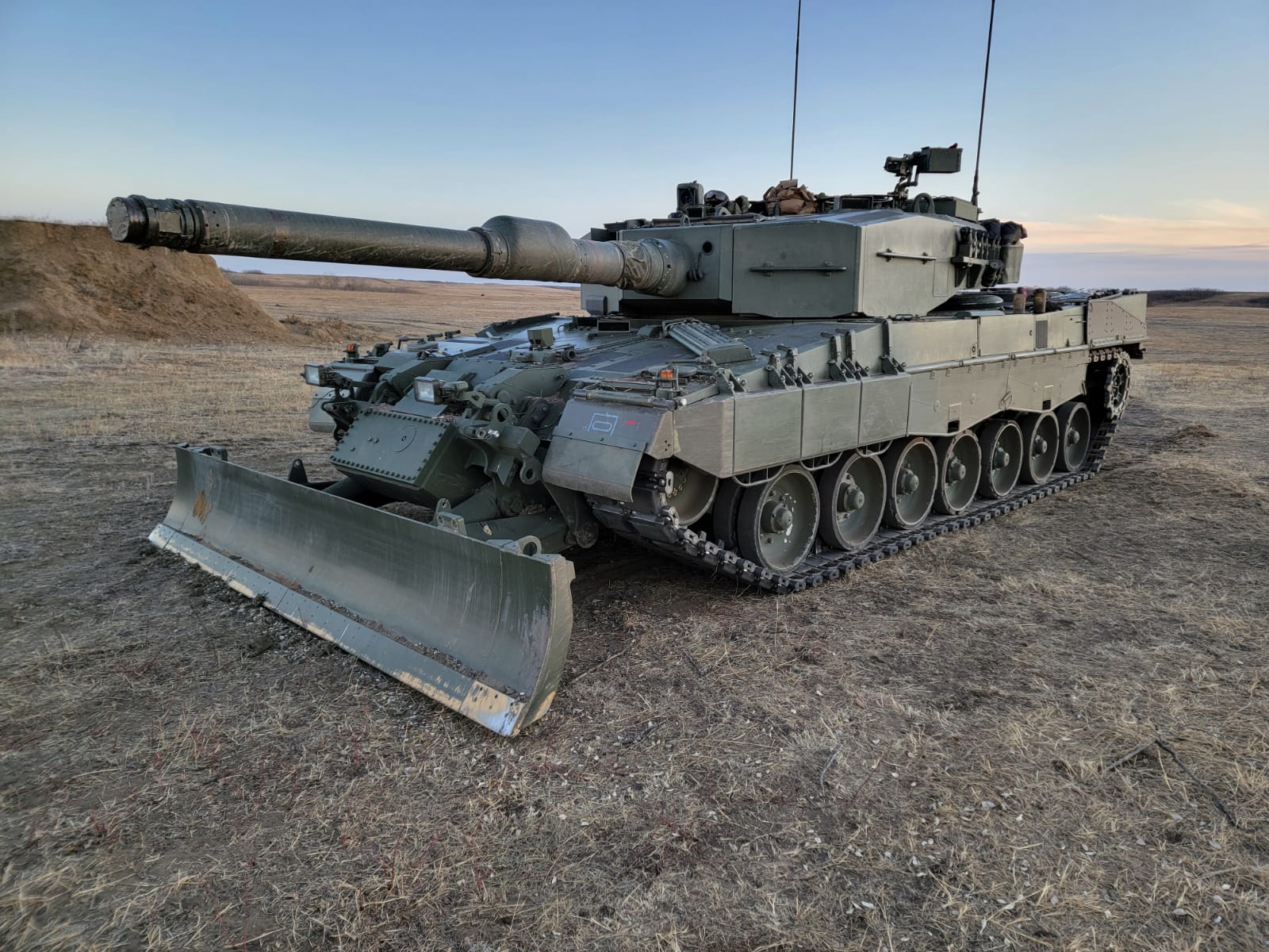 Canadian Leopard 2A4 r/TankPorn