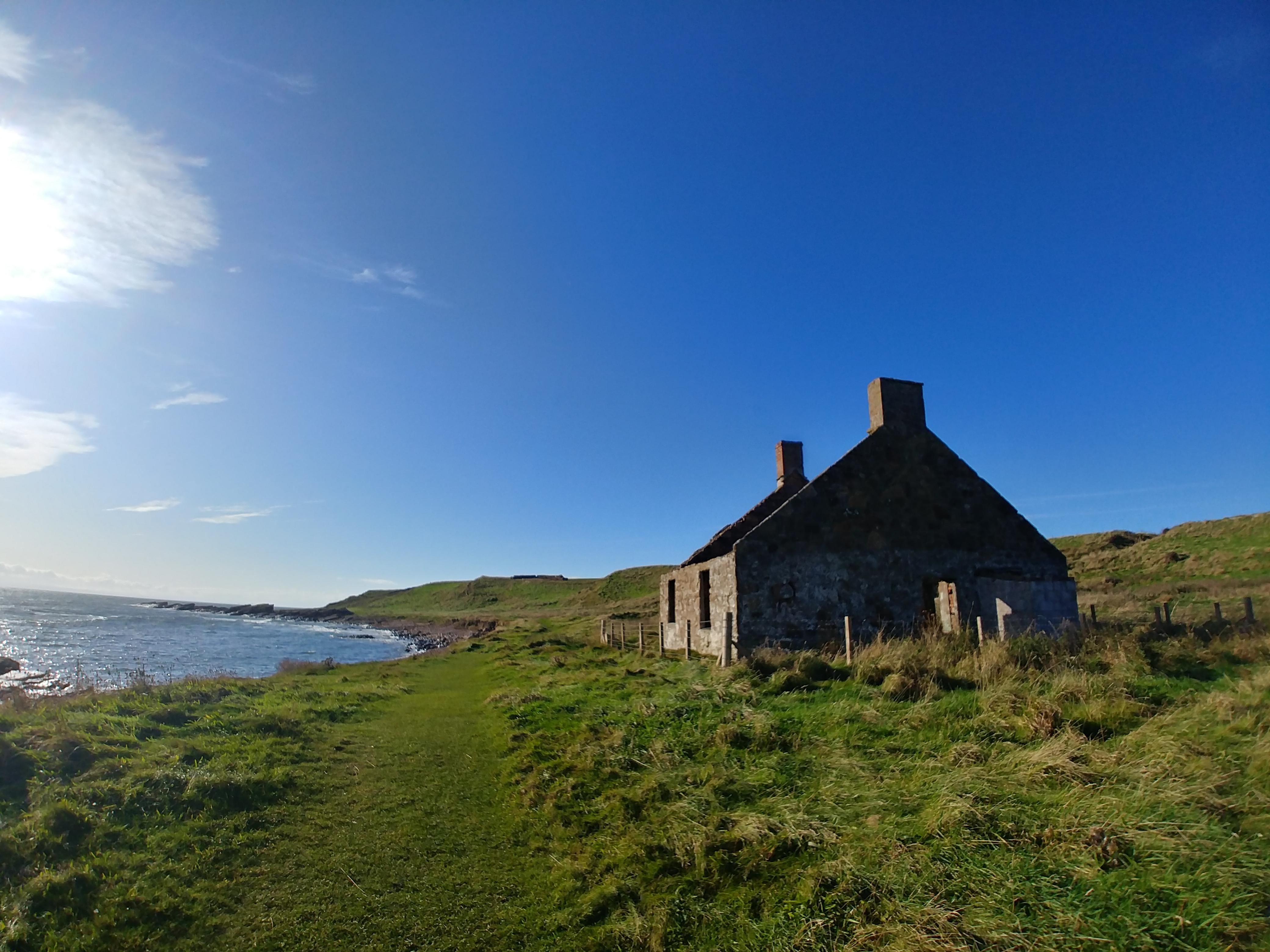 Abandoned Cottage on the Fife Coastal Trail, Scotland [OC] r