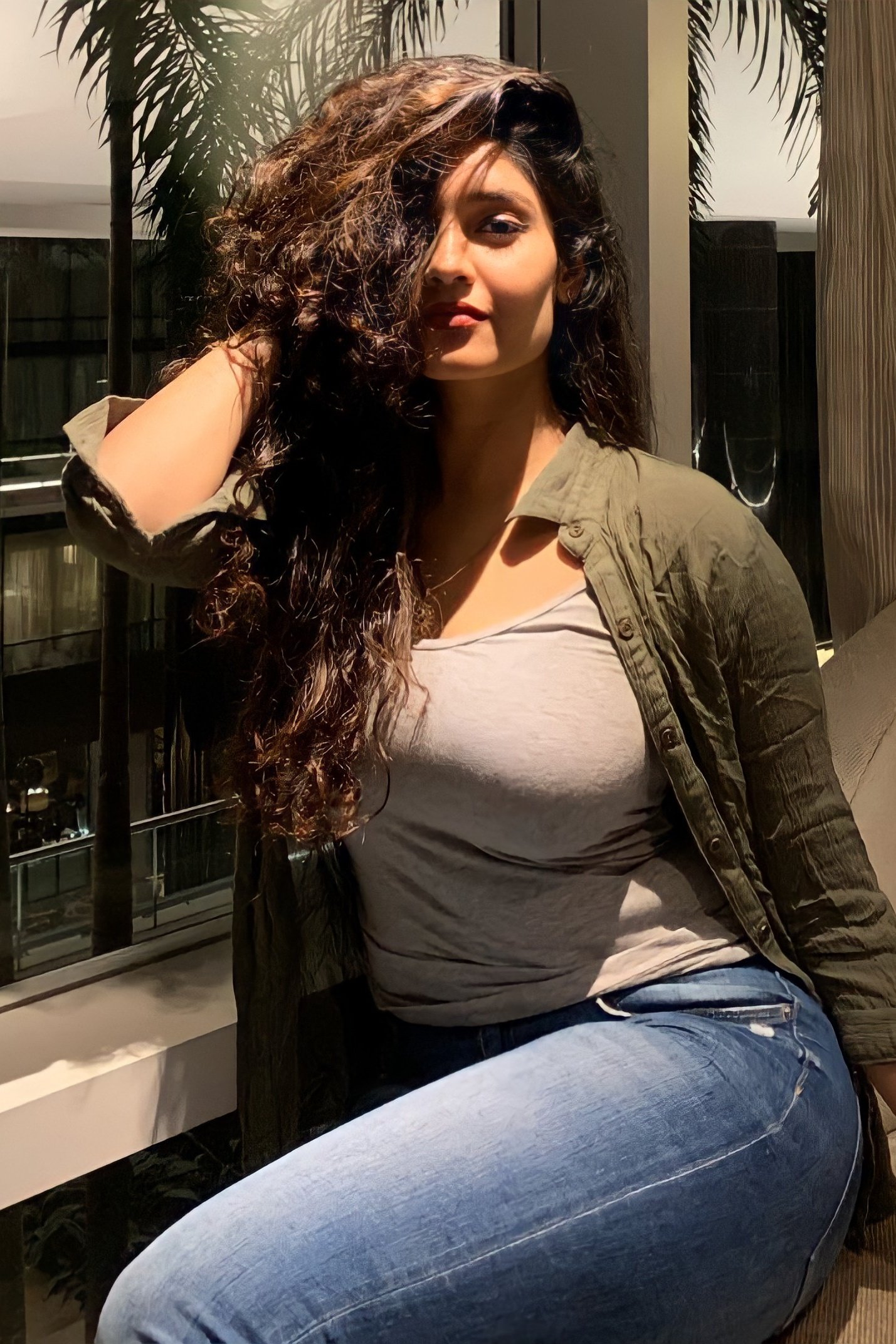 Indian busty : 2busty2hide