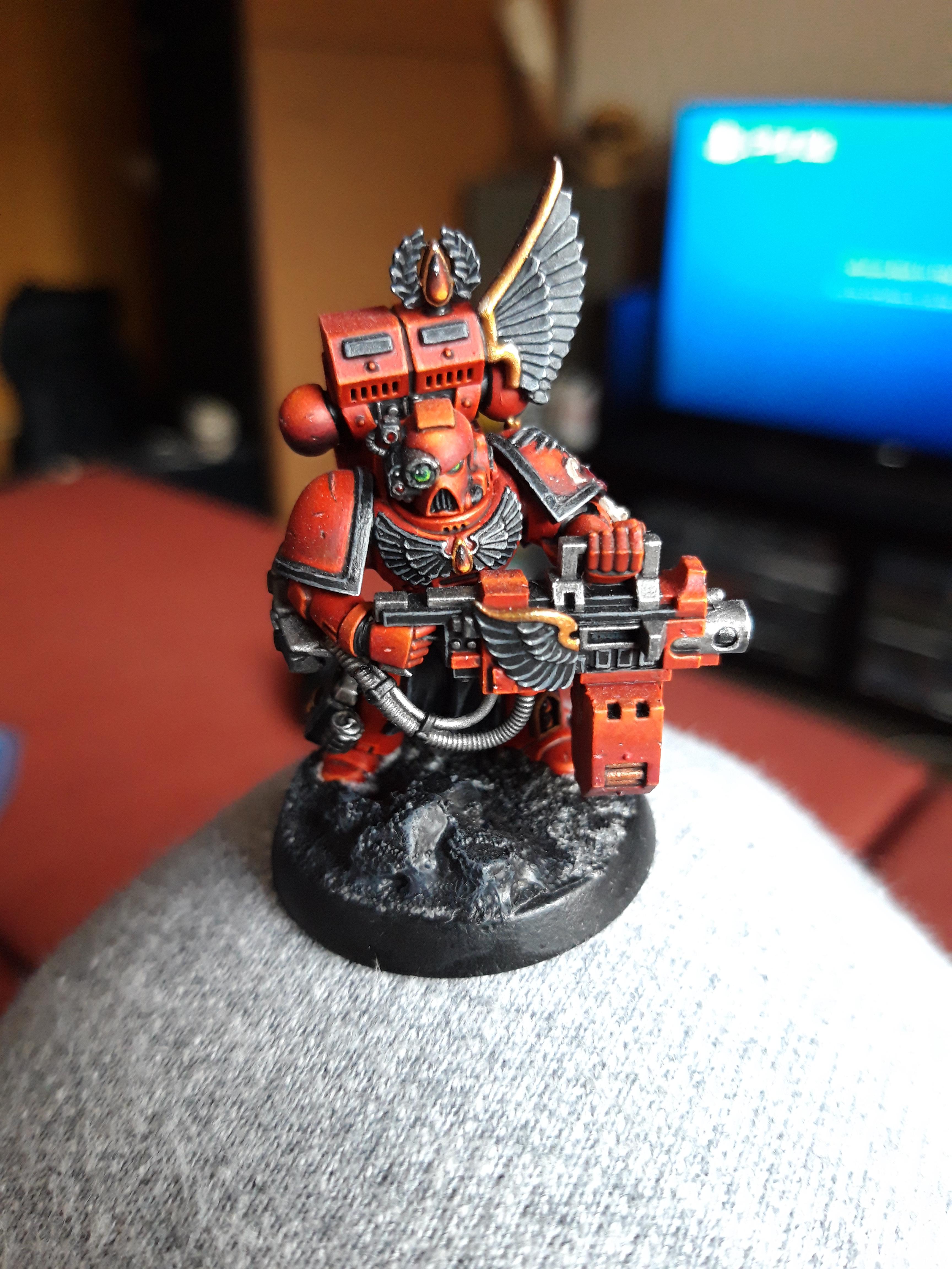 Tried to learn glazing and did some kitbashing ) r/Warhammer40k