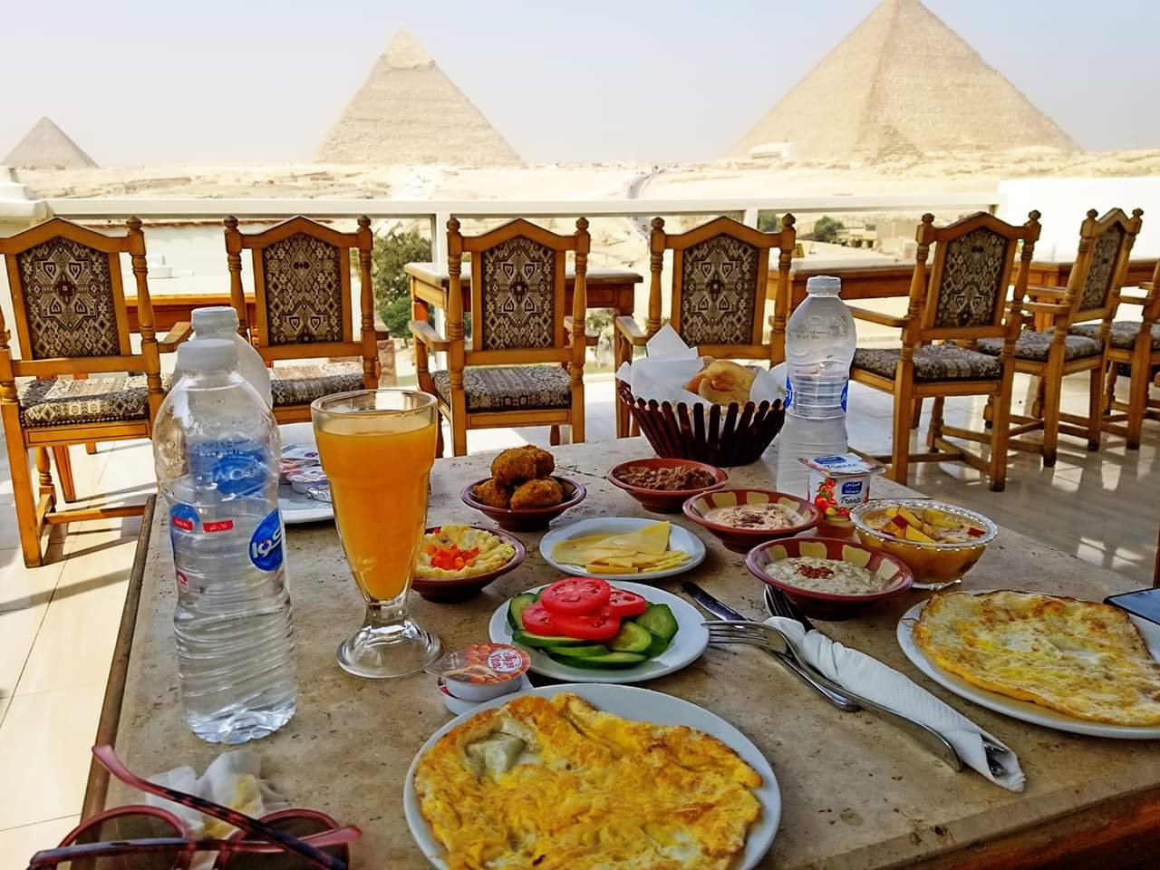 Breakfast at the Pyramids. 💛 r/Egypt
