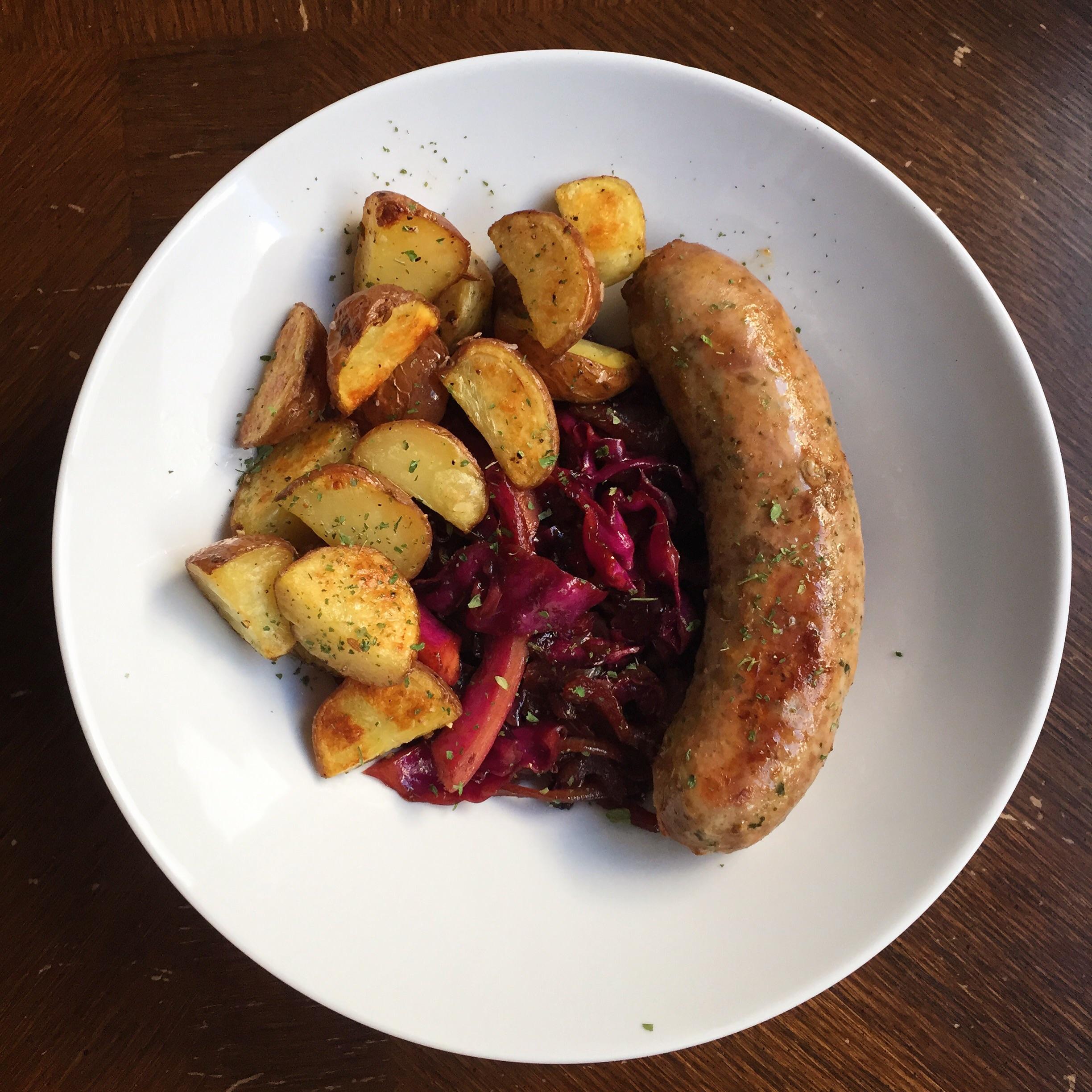 [Homemade] Braised red cabbage with roasted potatoes and honey garlic