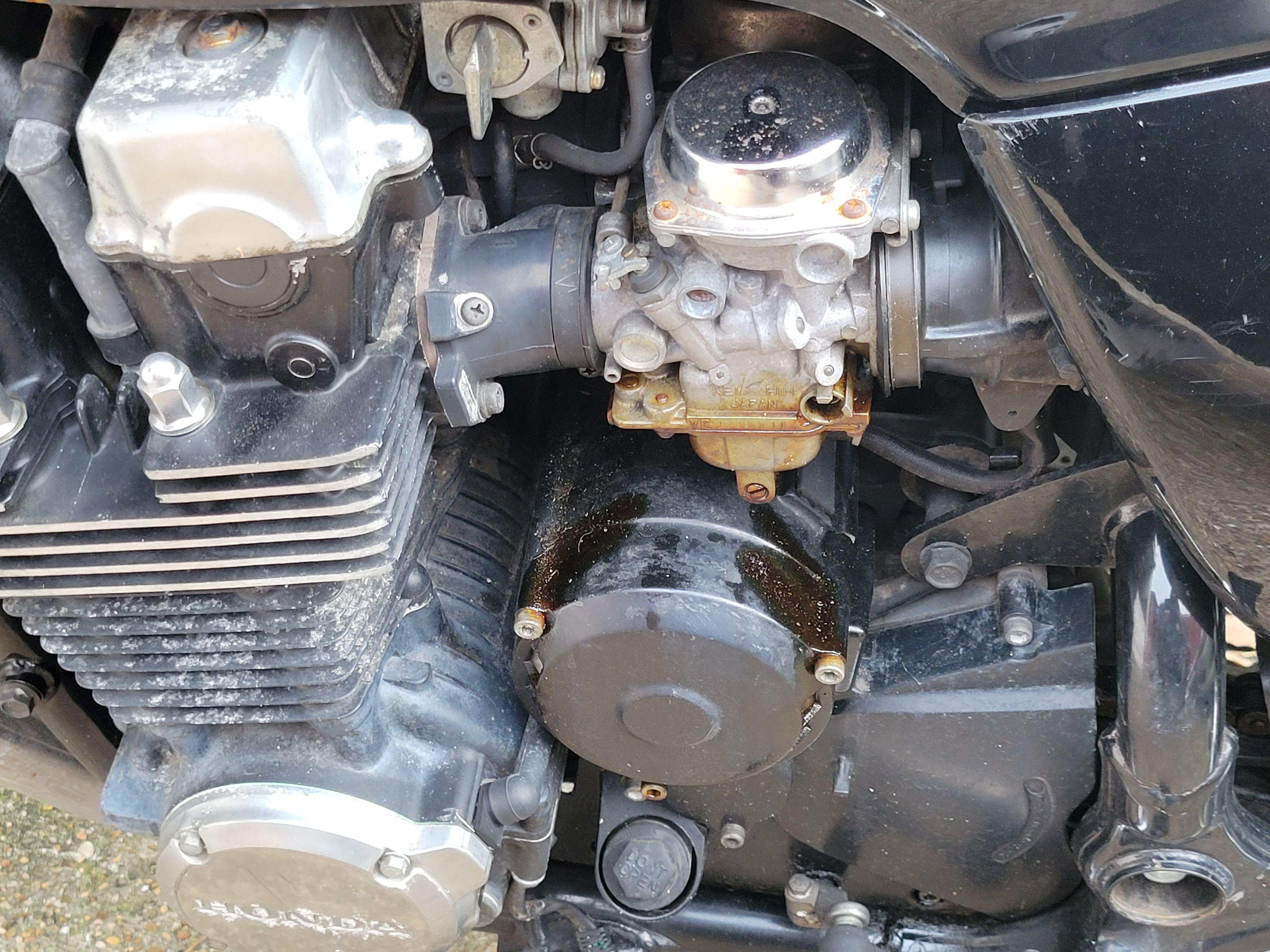 I was wondering if this looks like an oil leak. r/motorcycle