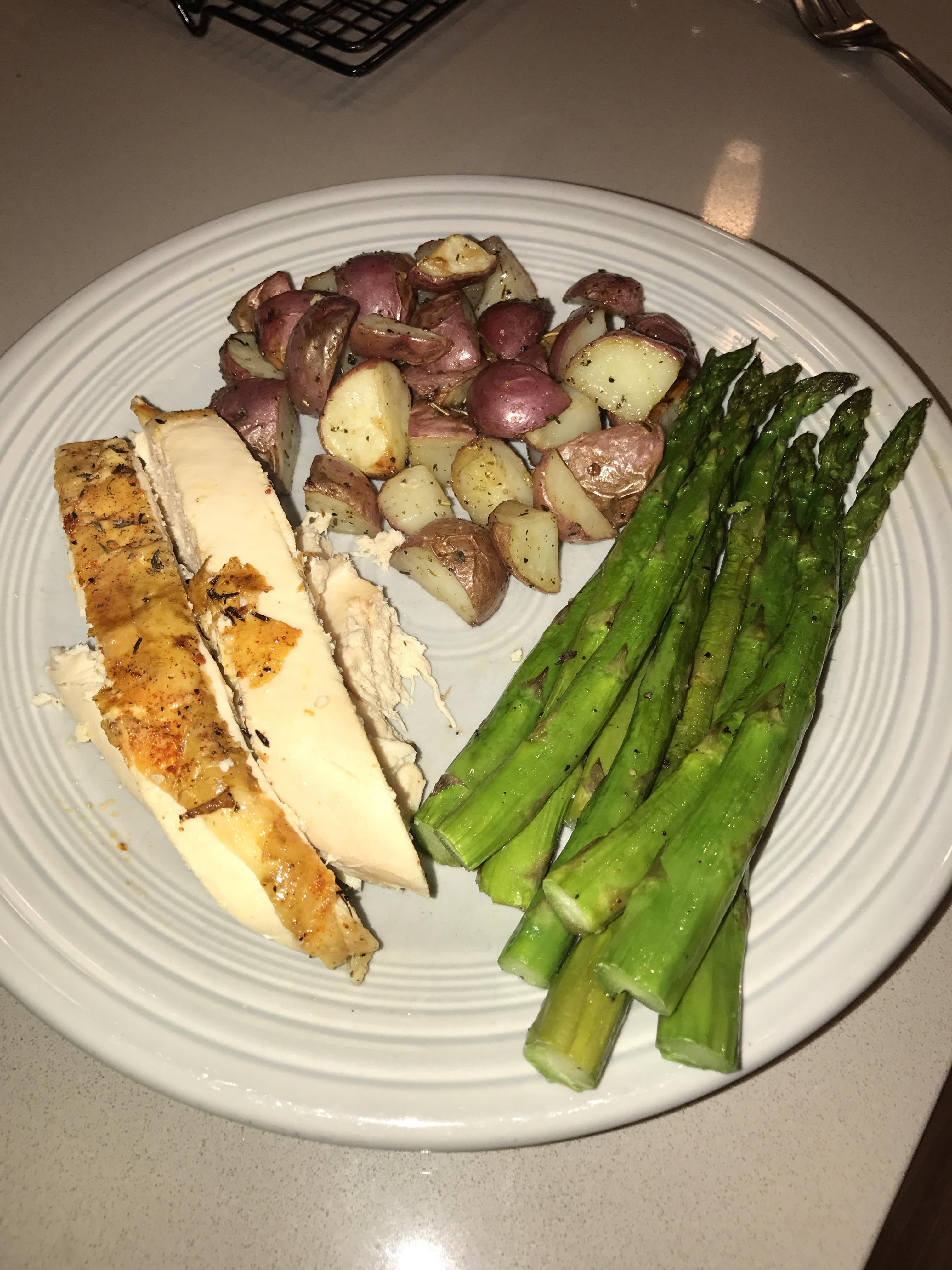Crockpot Roasted Chicken, Baby Red Potatoes, and Asparagus. r