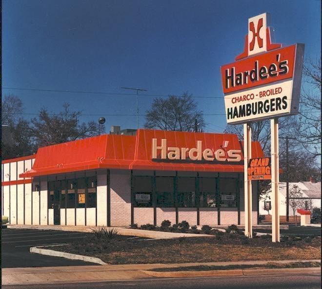 Hardee’s grand opening in Elyria, Ohio. Circa 1973. r/TheWayWeWere