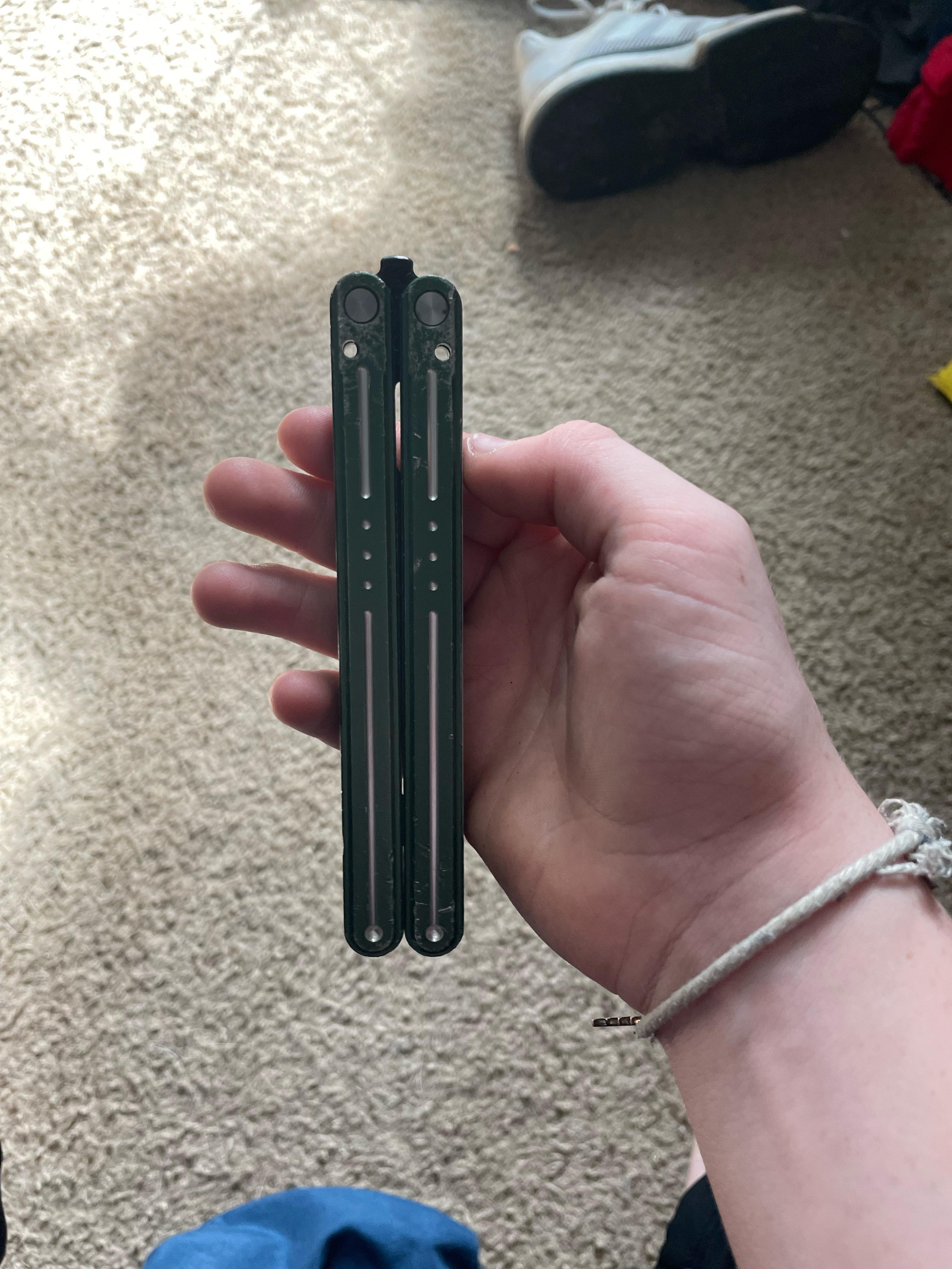 i have the zen pins they just are really loose and come out r/balisong
