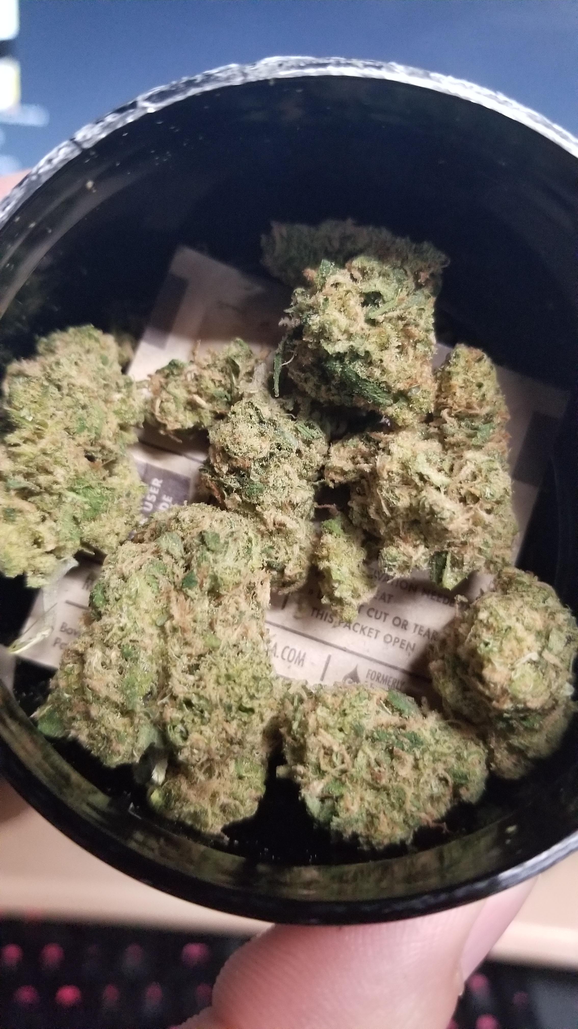 WeedMD Ultra Sour Perfectly preserved, STRONG smell, great trim and bud size. Highest Quality