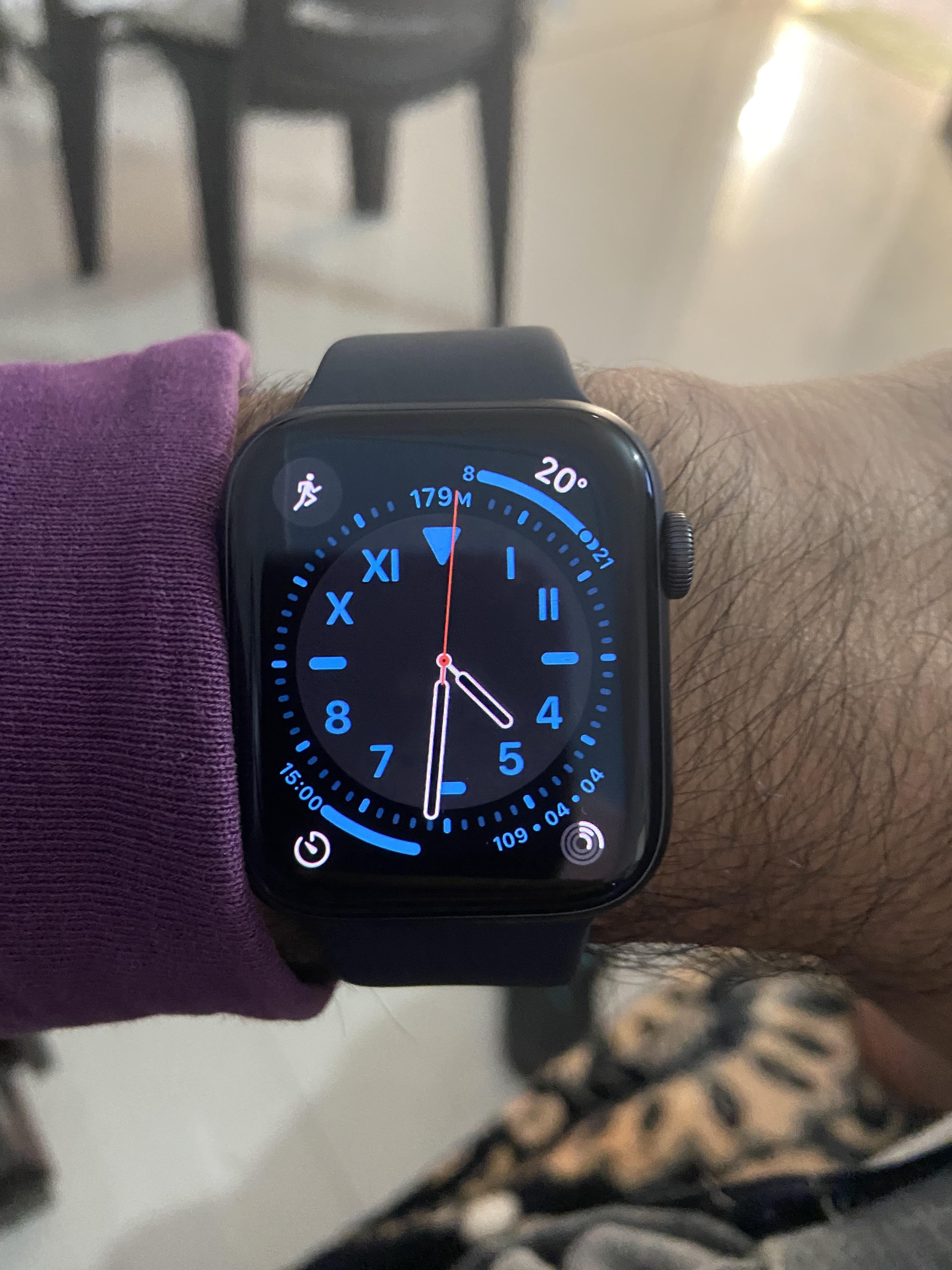 Finally got one, my first ever apple watch. 44mm se r/AppleWatch