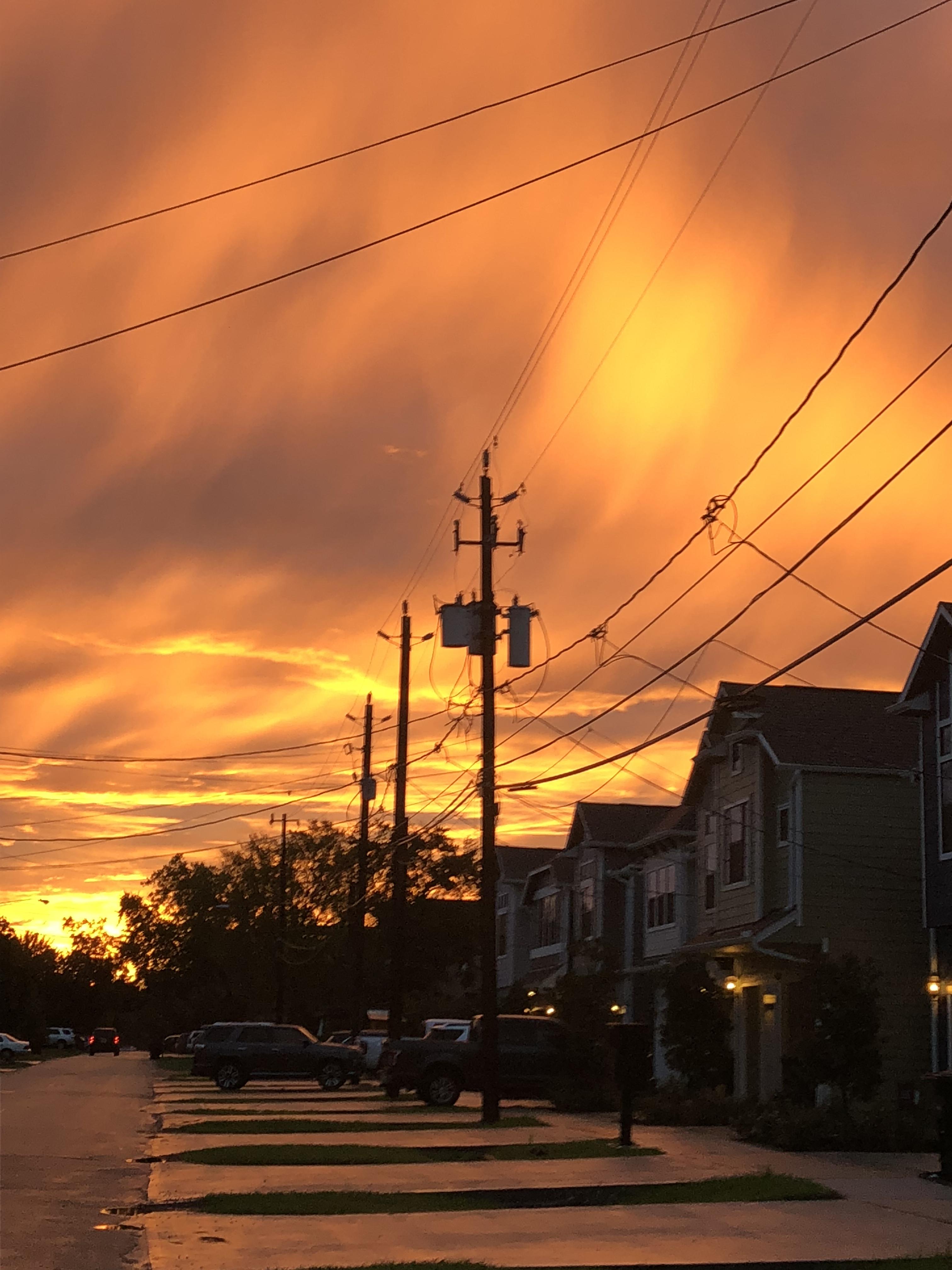 The sunrise in Houston was absolutely breathtaking this morning. r/pics