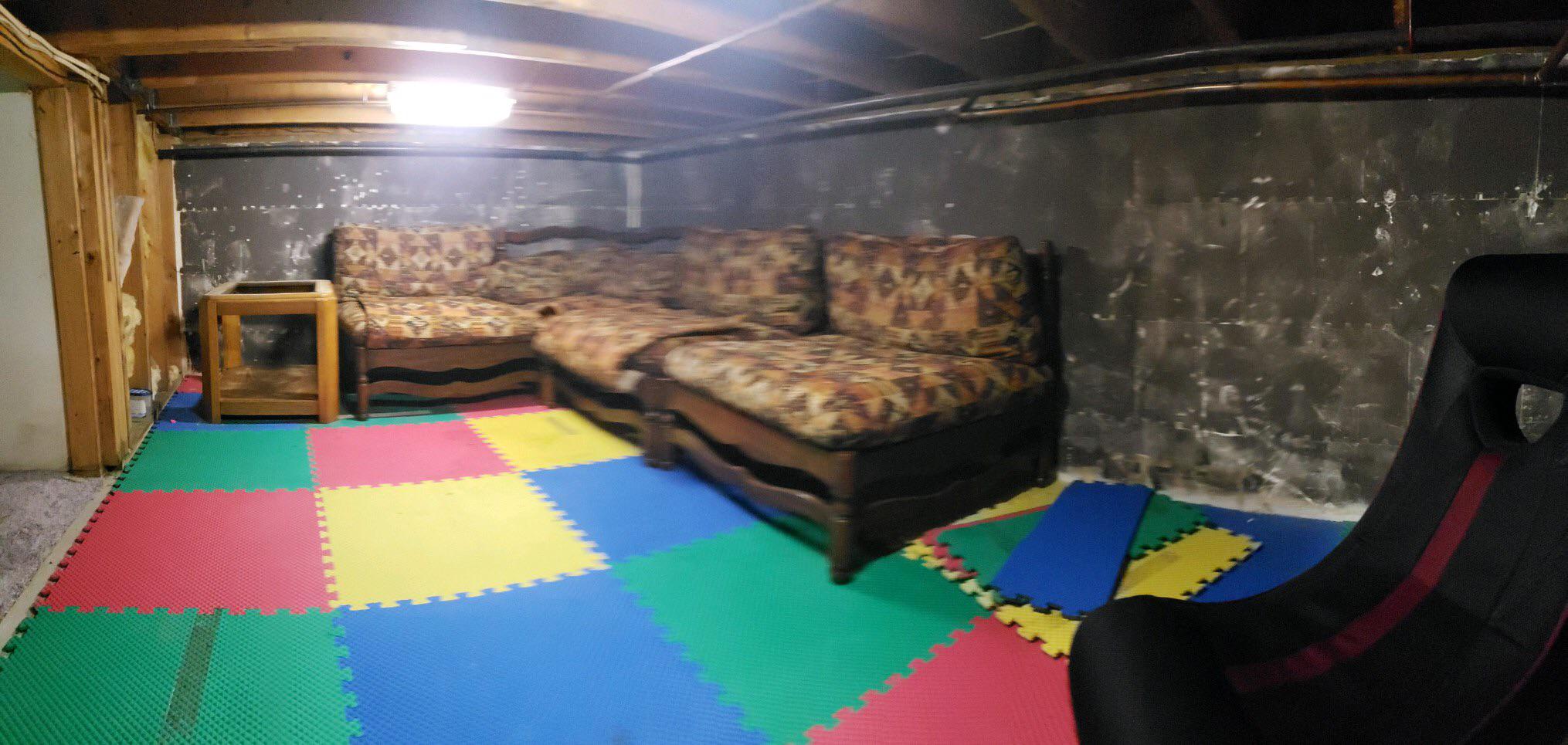 My friend’s Airbnb for the week… r/LiminalSpace