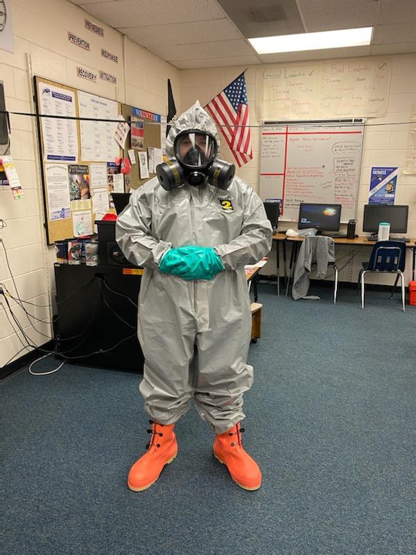 I wore a full hazmat suit to school r/teenagers