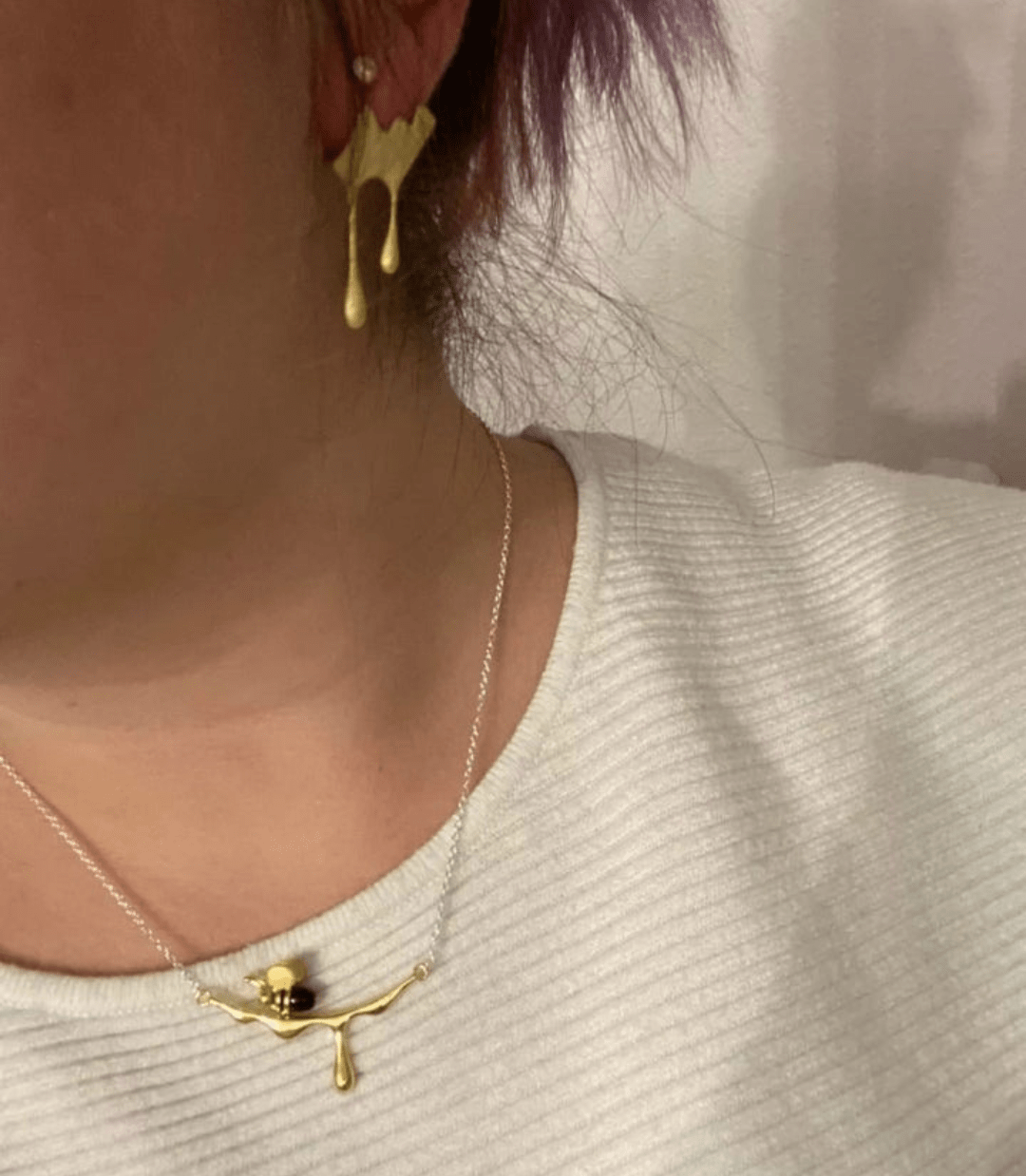 This earring and matching necklace. r/ATBGE