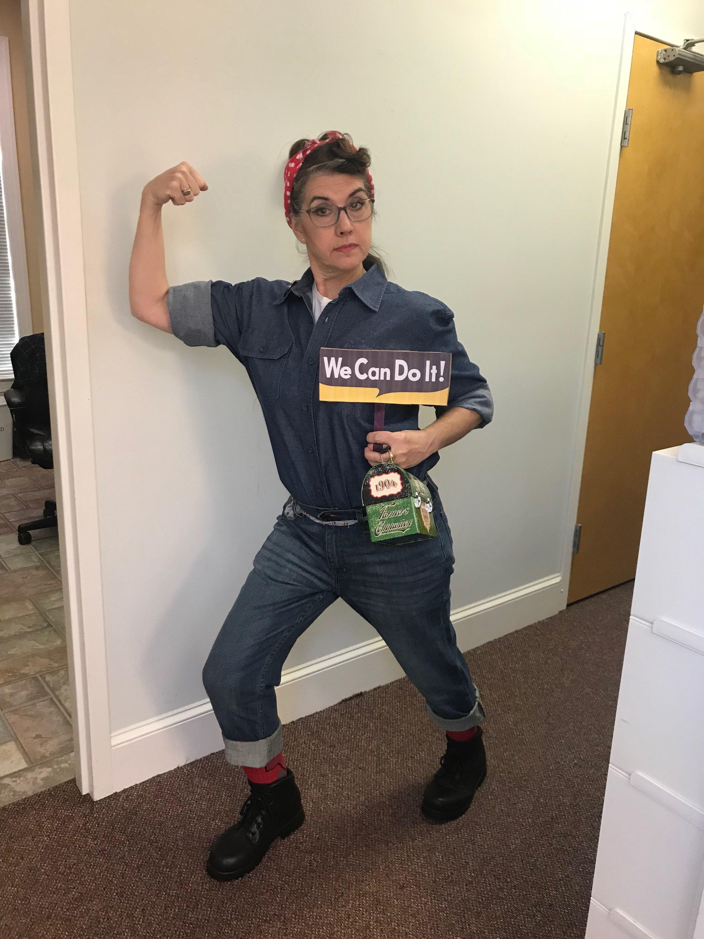 My Mom’s costume for Halloween. r/pics