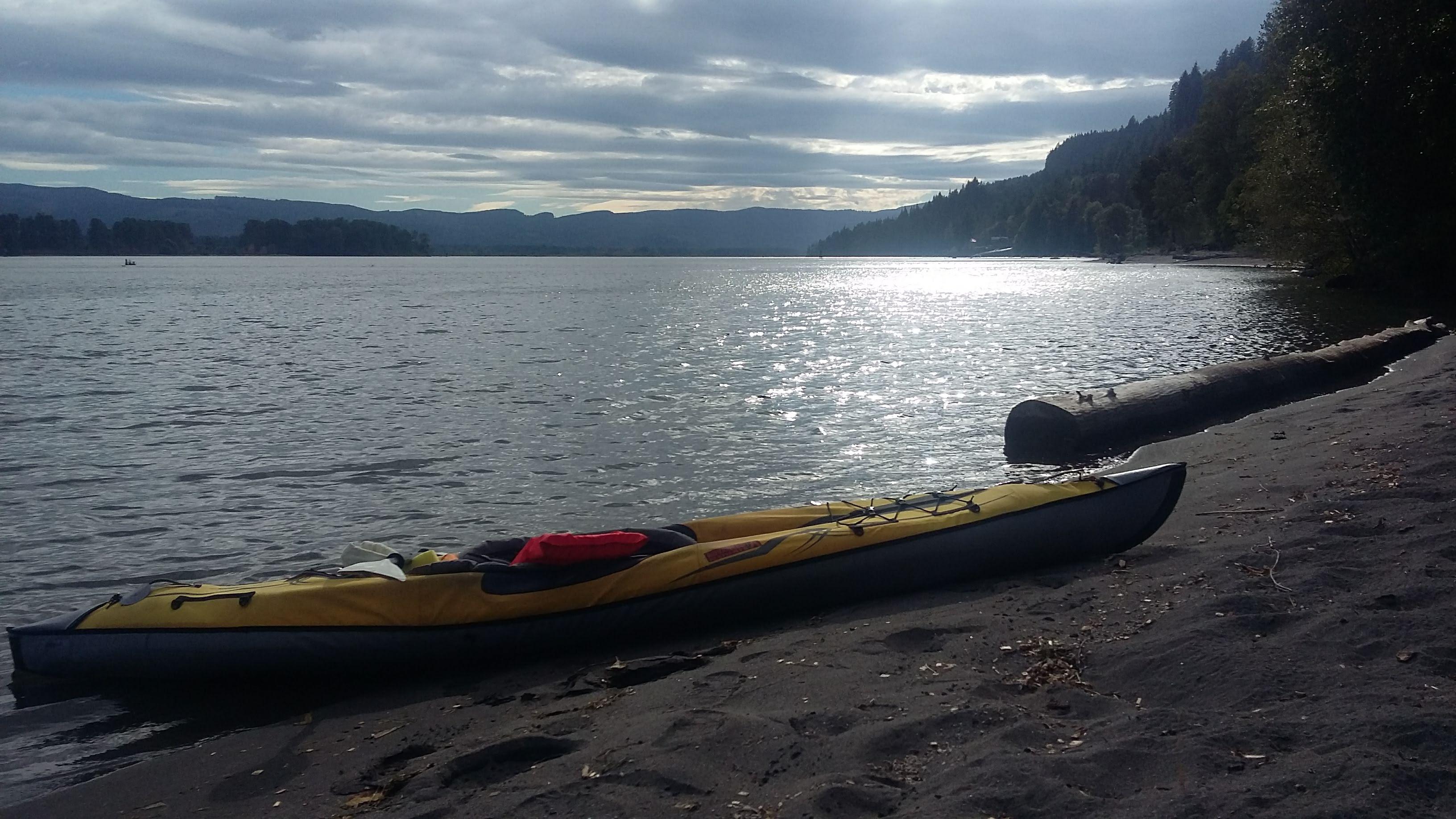 Kayaking the Columbia River. Cathlamet, WA. r/Kayaking