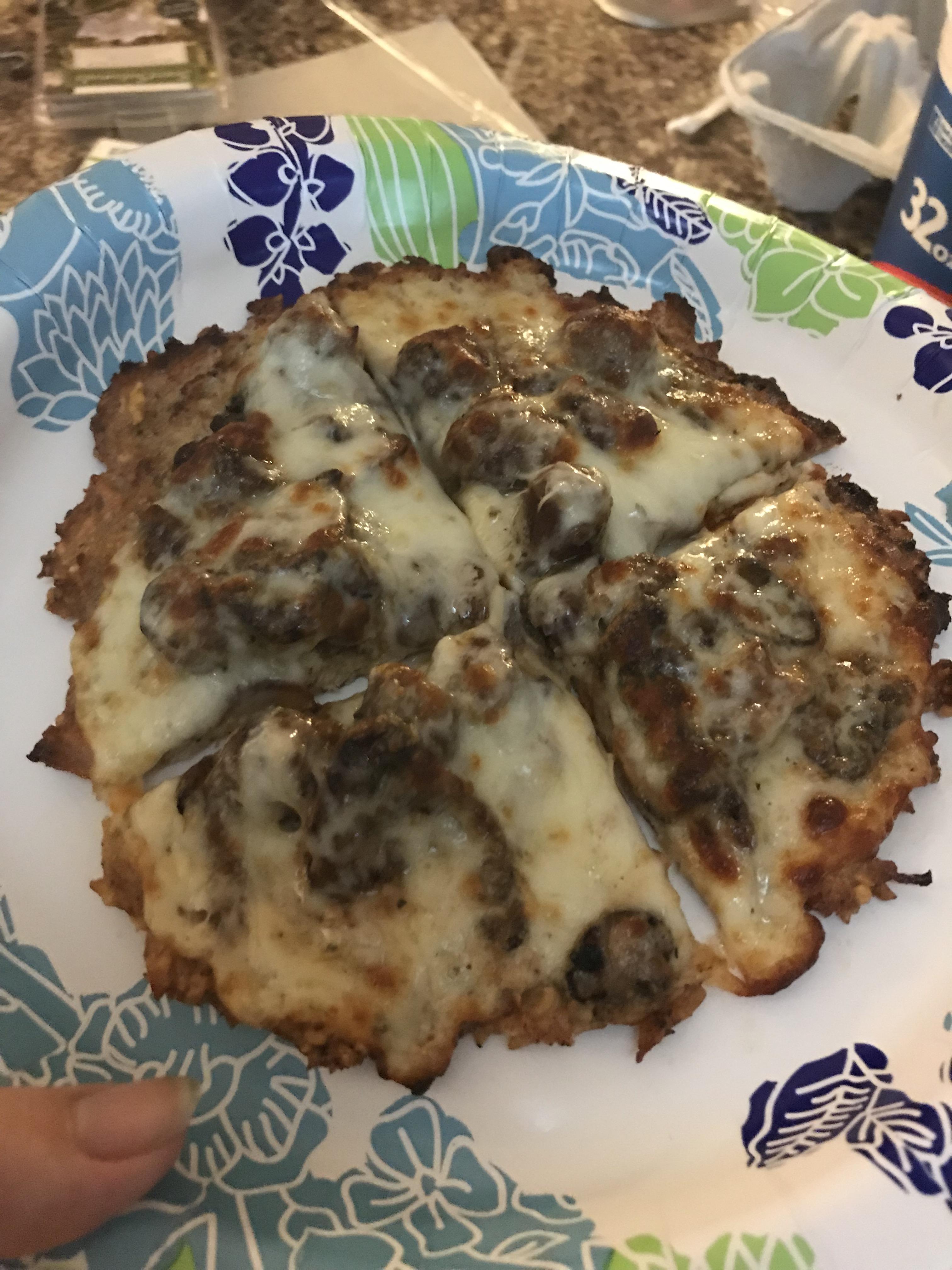 Canned chicken crust personal pizza r/ketorecipes