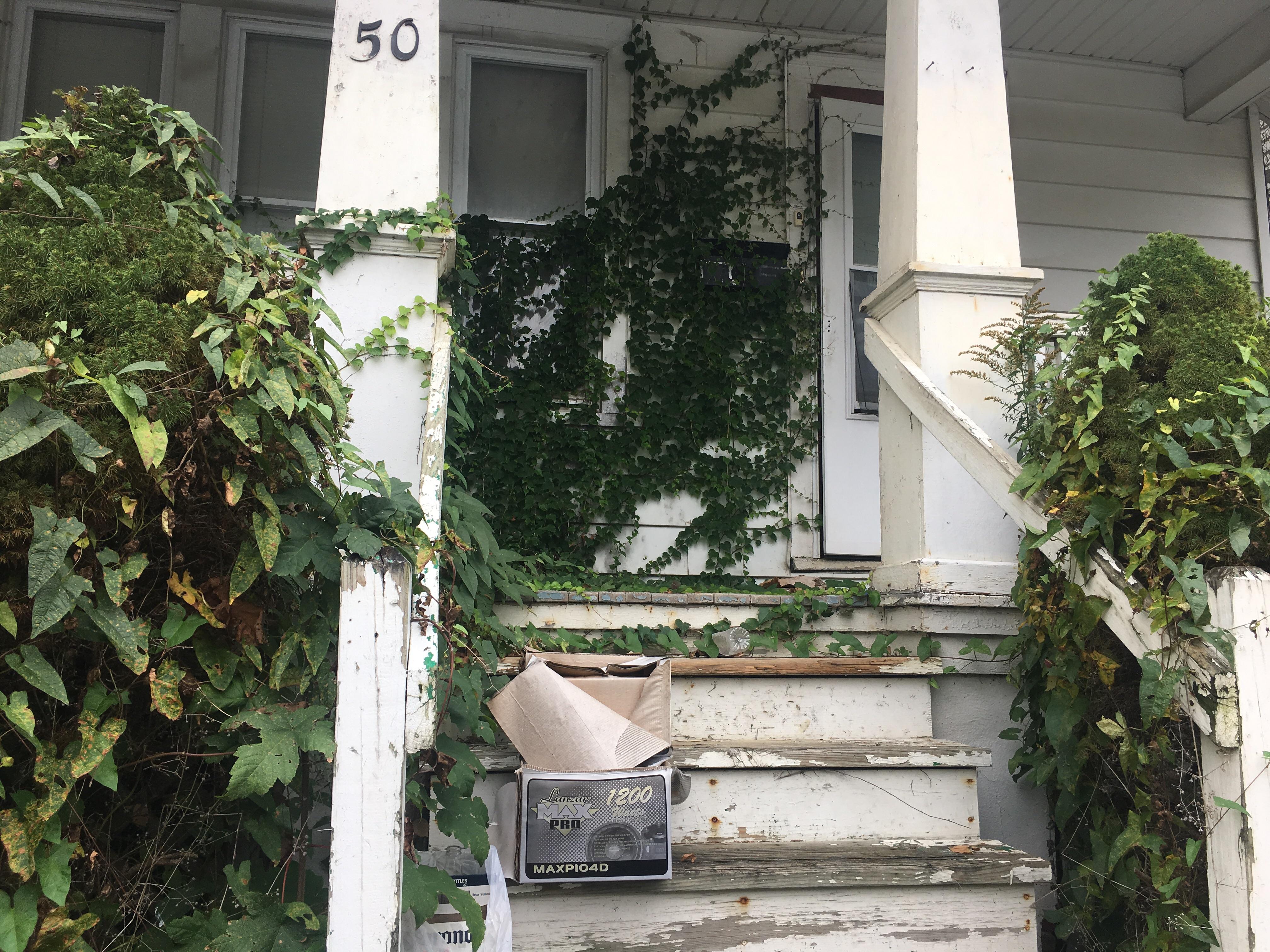 Abandoned house in York, PA r/UrbanHell