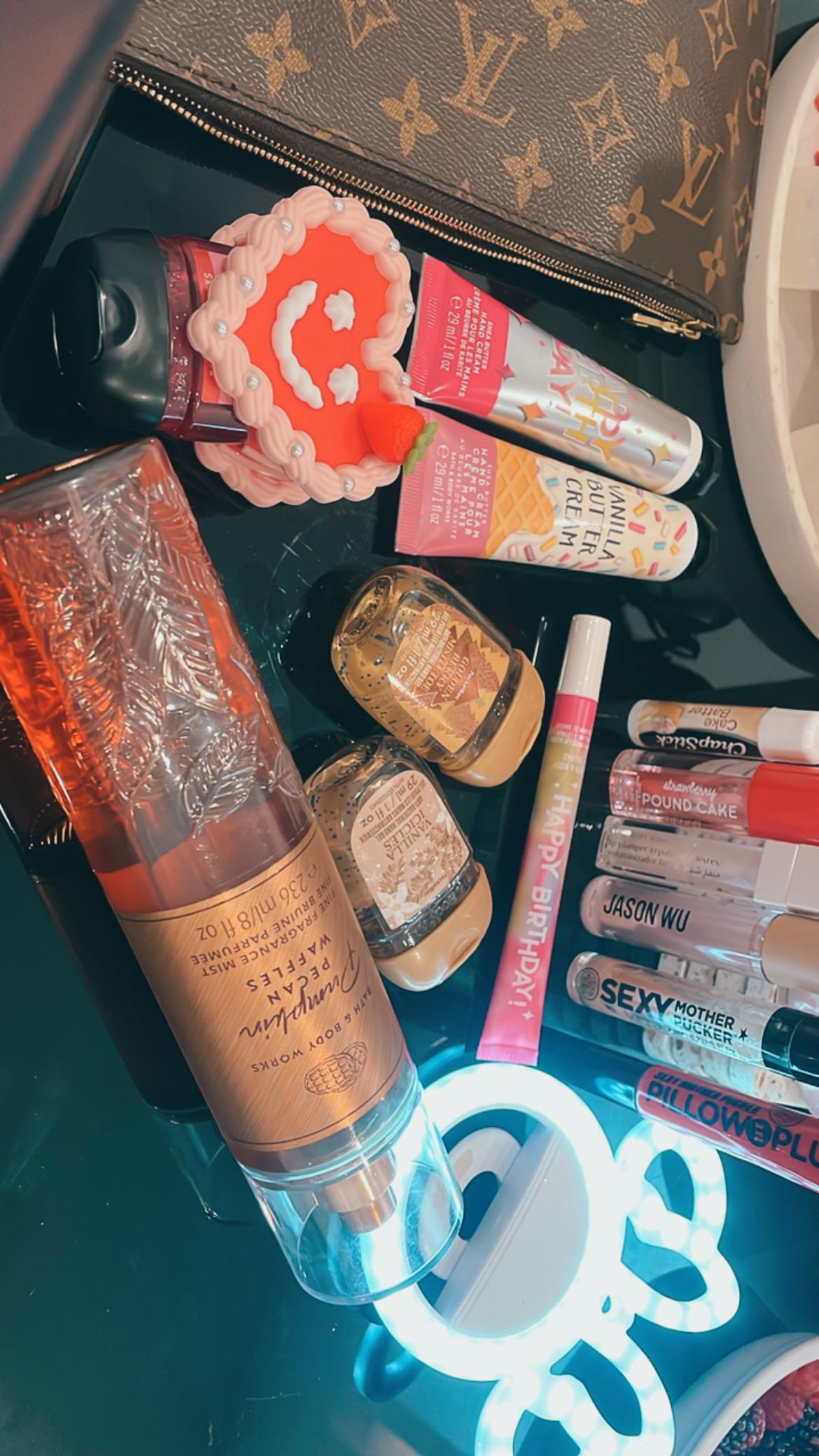 What’s in your purse? BBW edition r/bathandbodyworks