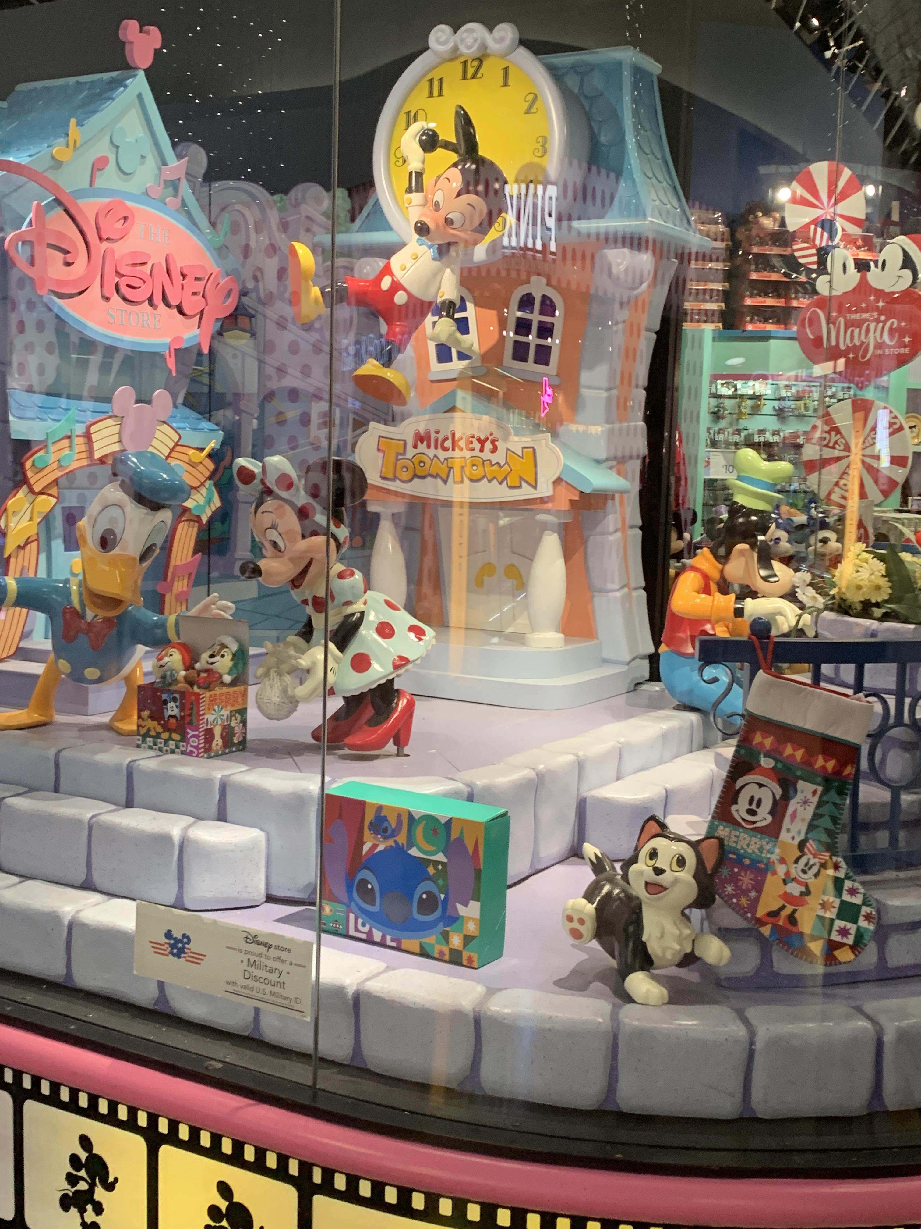 There were requests for more photos of Disney Store decorations. So