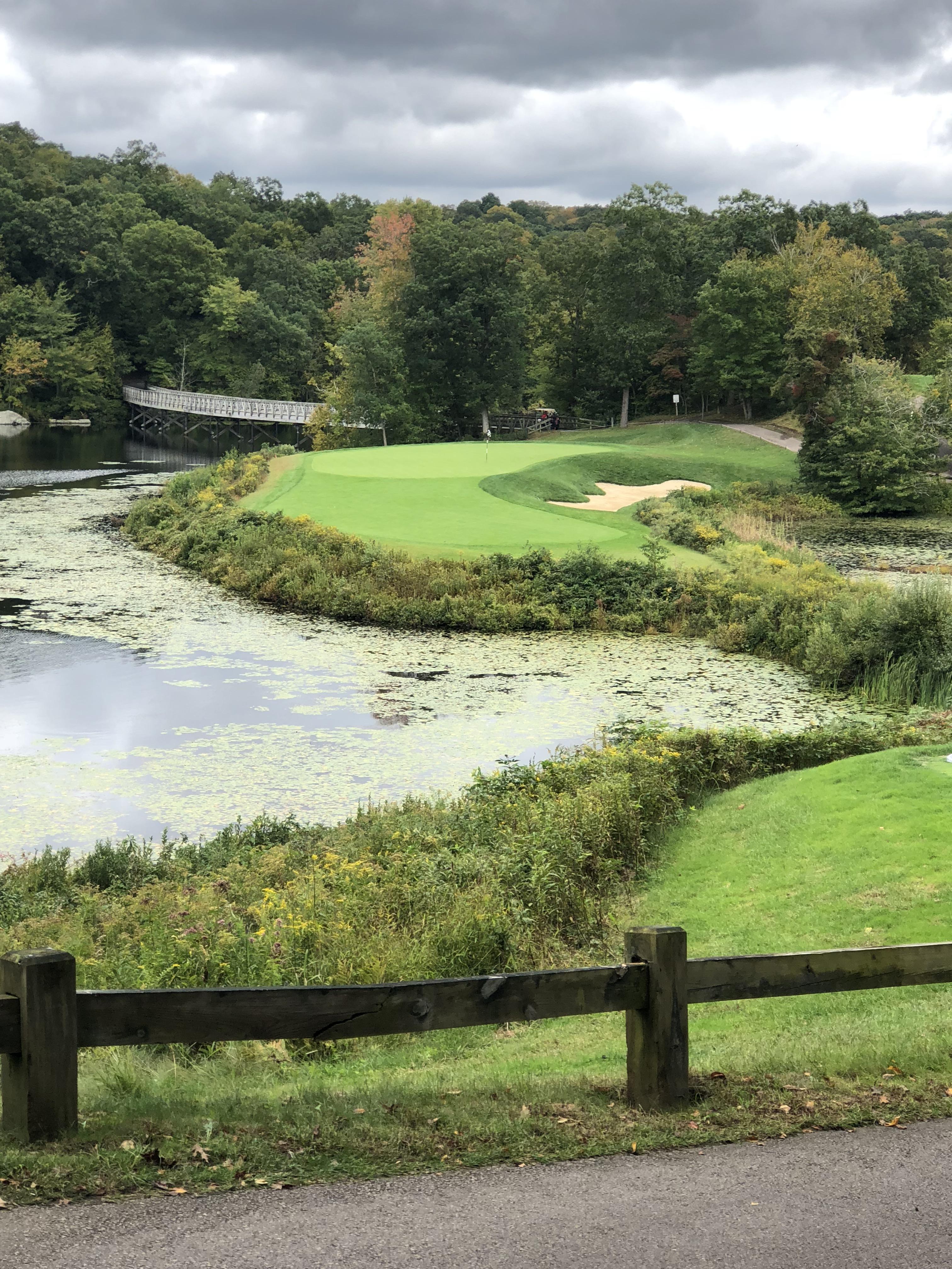 11th Hole at Lake of Isles (Ledyard, CT) r/golf
