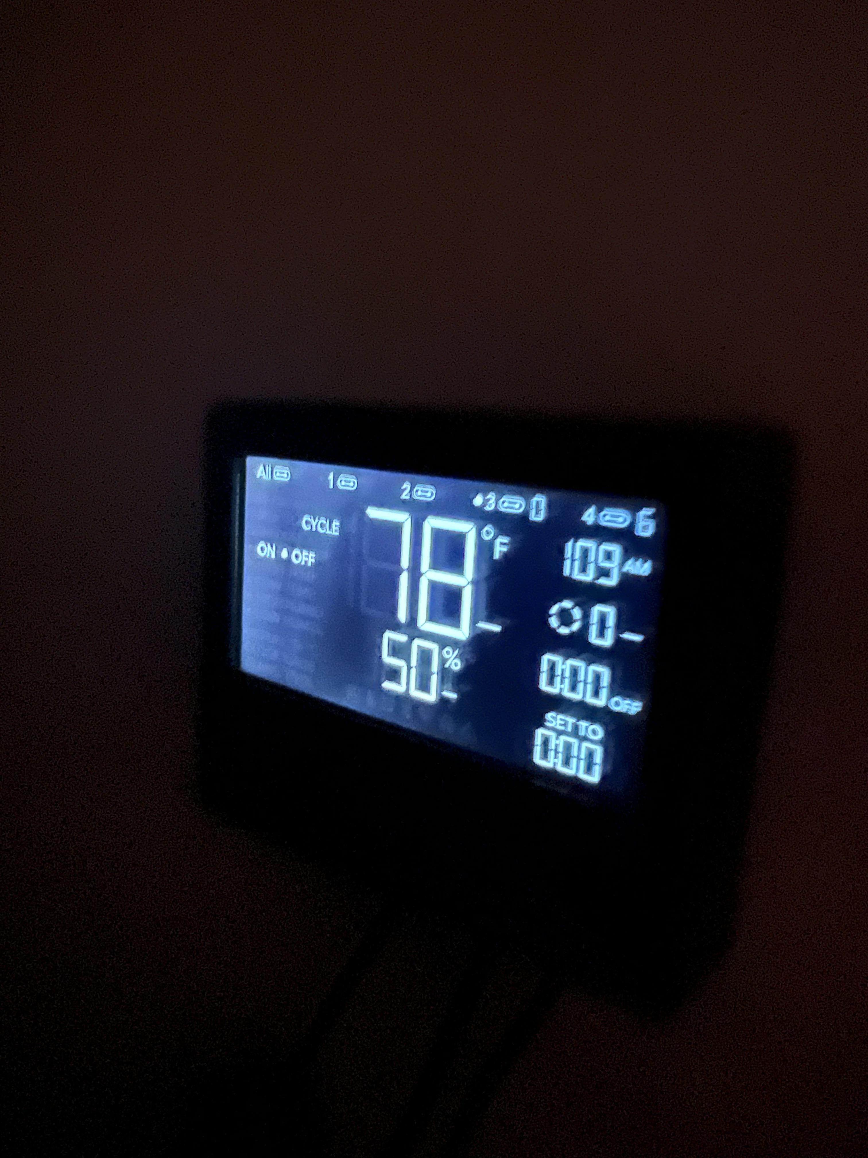 Can anyone tell me why my ac infinity controller keeps turning off and