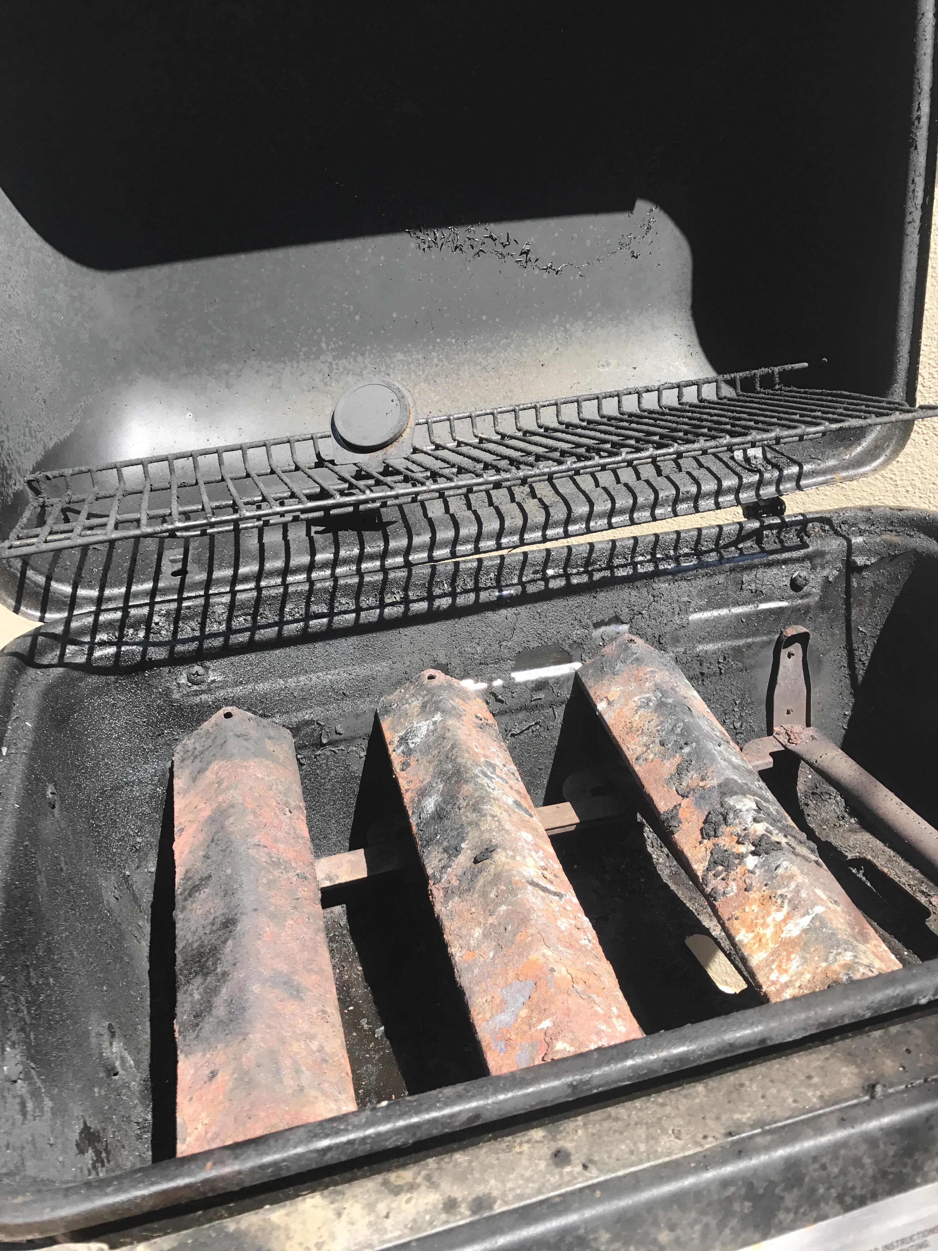 Is this this BBQ still good to use with the rust and filament peeling
