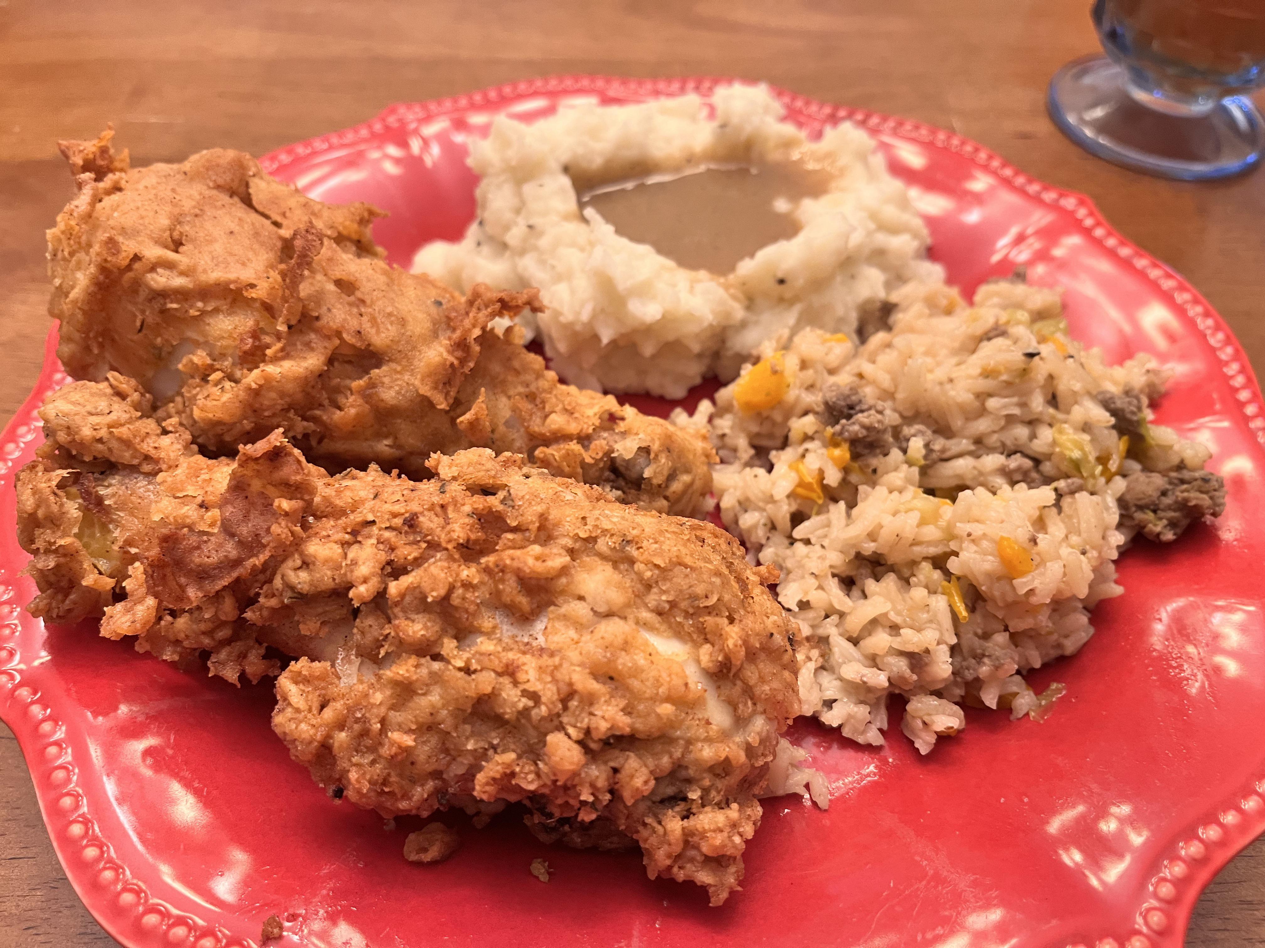 Fried Chicken, Dirty Rice, and Cajun Mashed Potatoes and Gravy r/FoodPorn