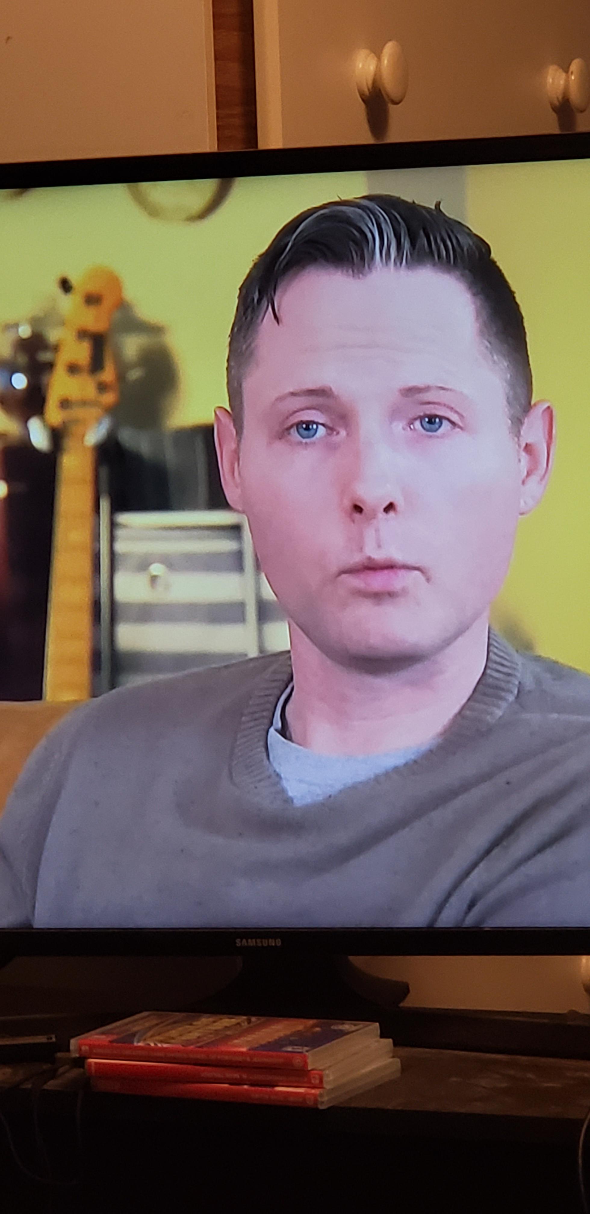 The guy on tonight's House Hunters r/awfuleyebrows