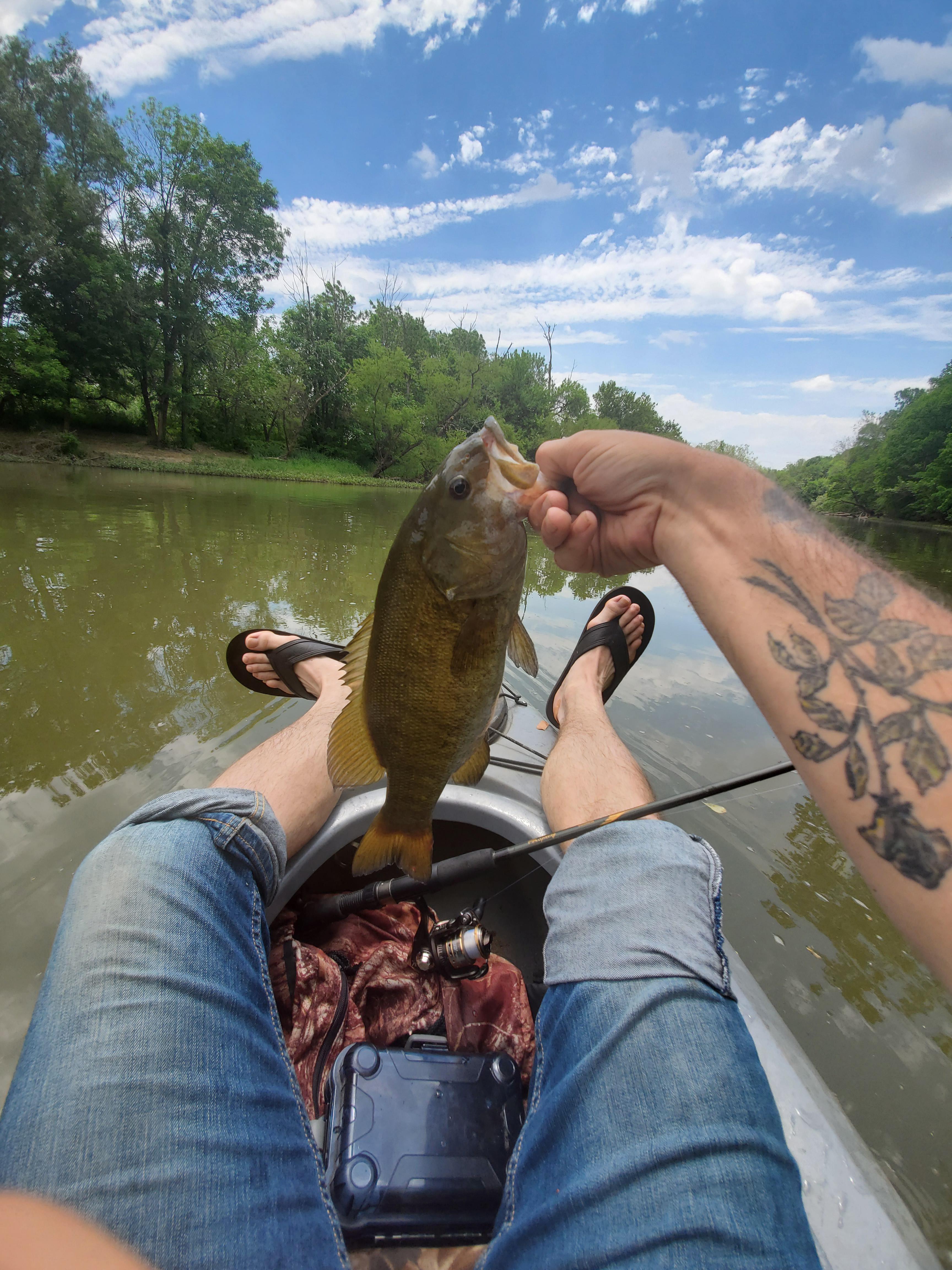 Big darby creek, Plaincity Ohio. Ned rig all day r/kayakfishing