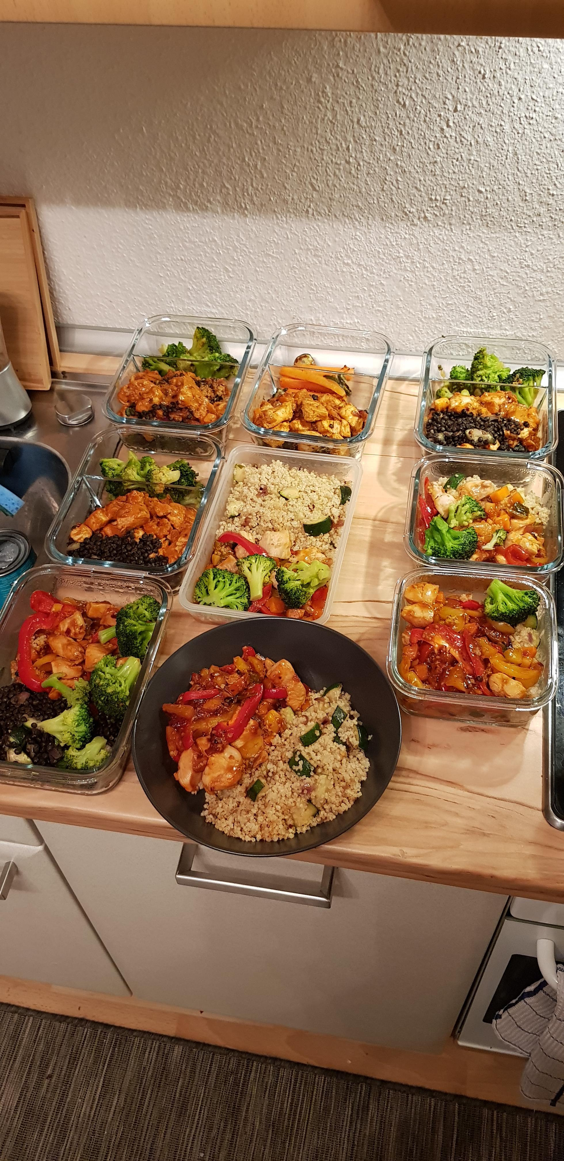 Monday Meal Prep 4x sweet sour chicken + quinoa/ 4x tikka spicey